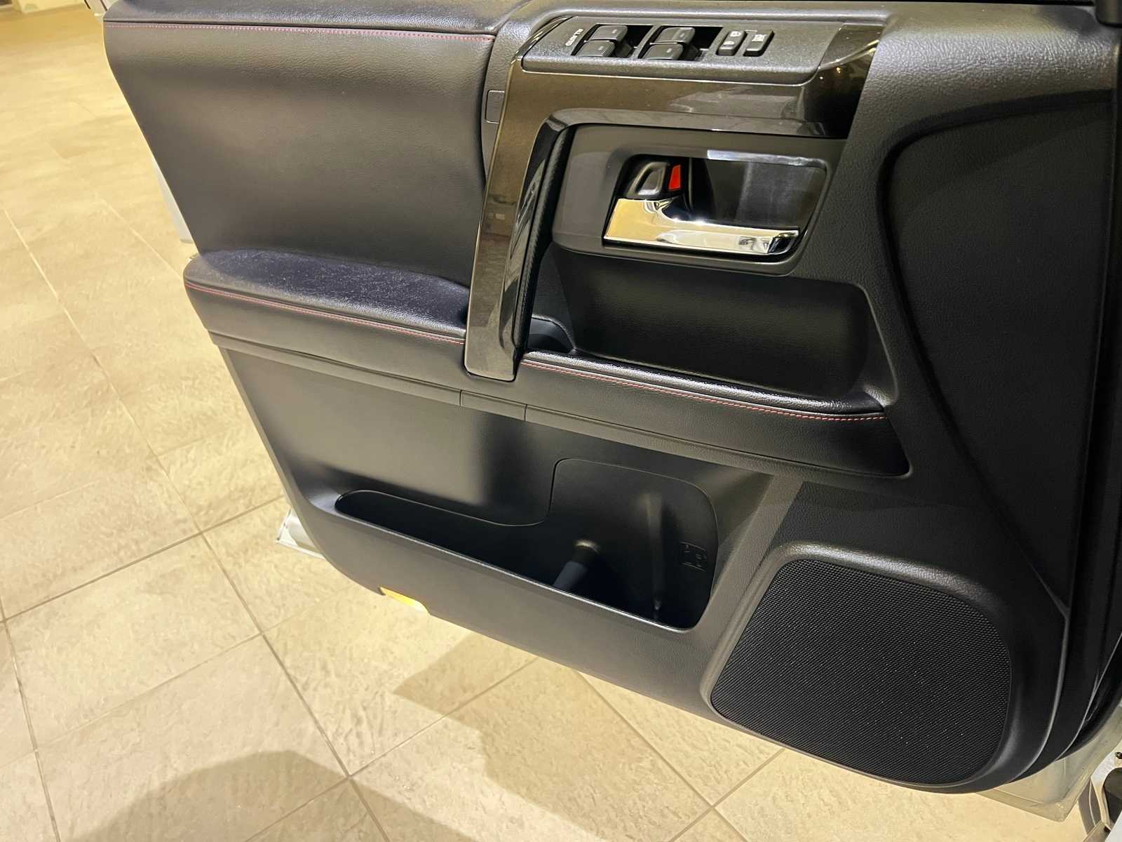 Thumbnail: 2022 Toyota 4Runner - 18