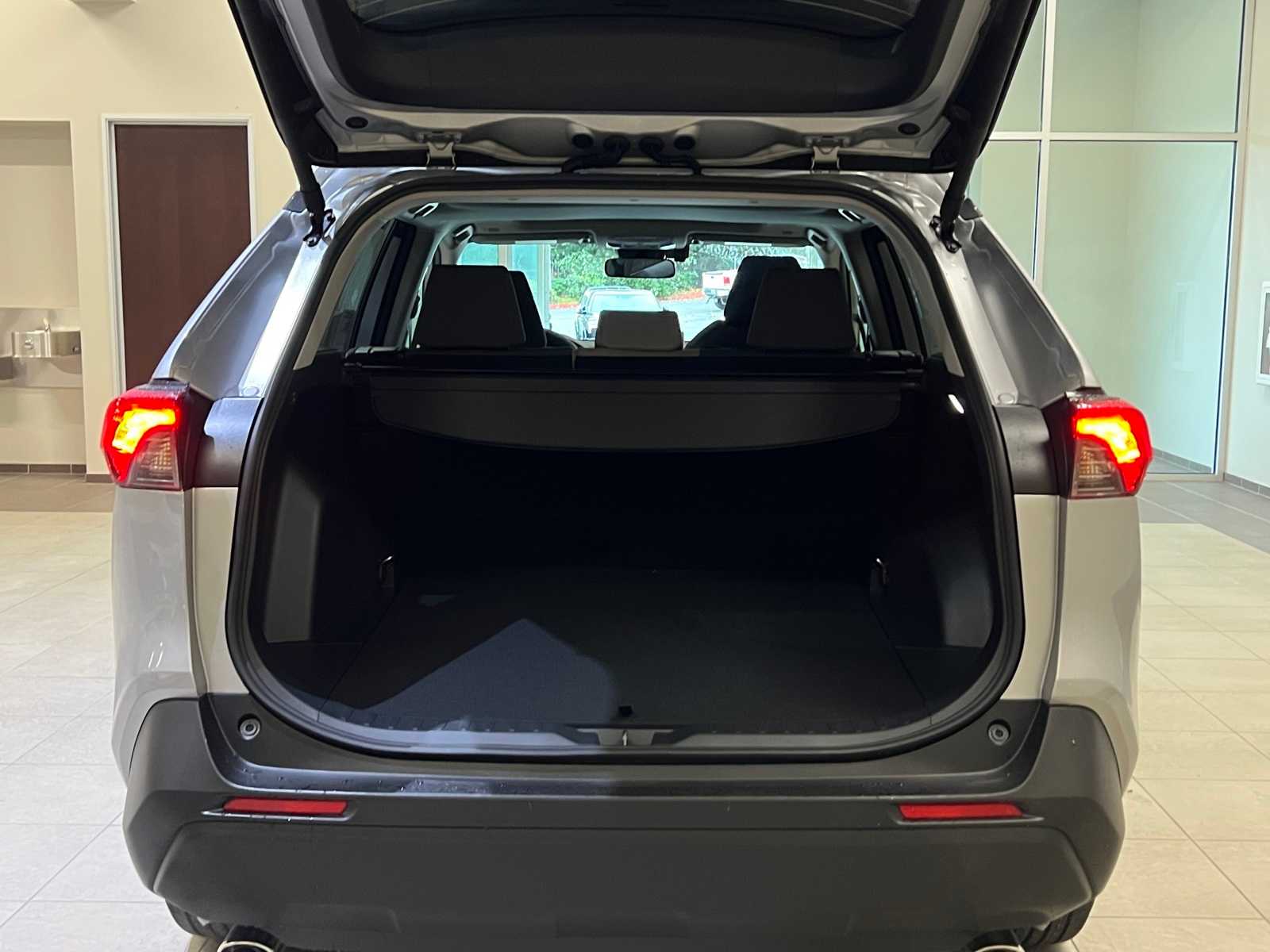 Thumbnail: 2025 Toyota RAV4 - 31