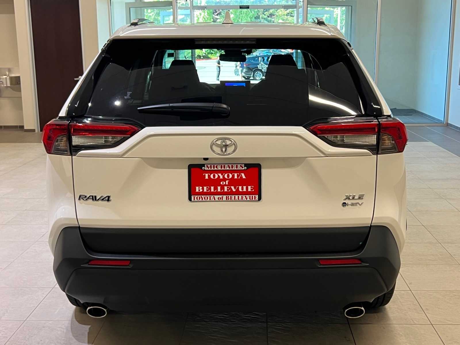 Thumbnail: 2025 Toyota RAV4 - 6