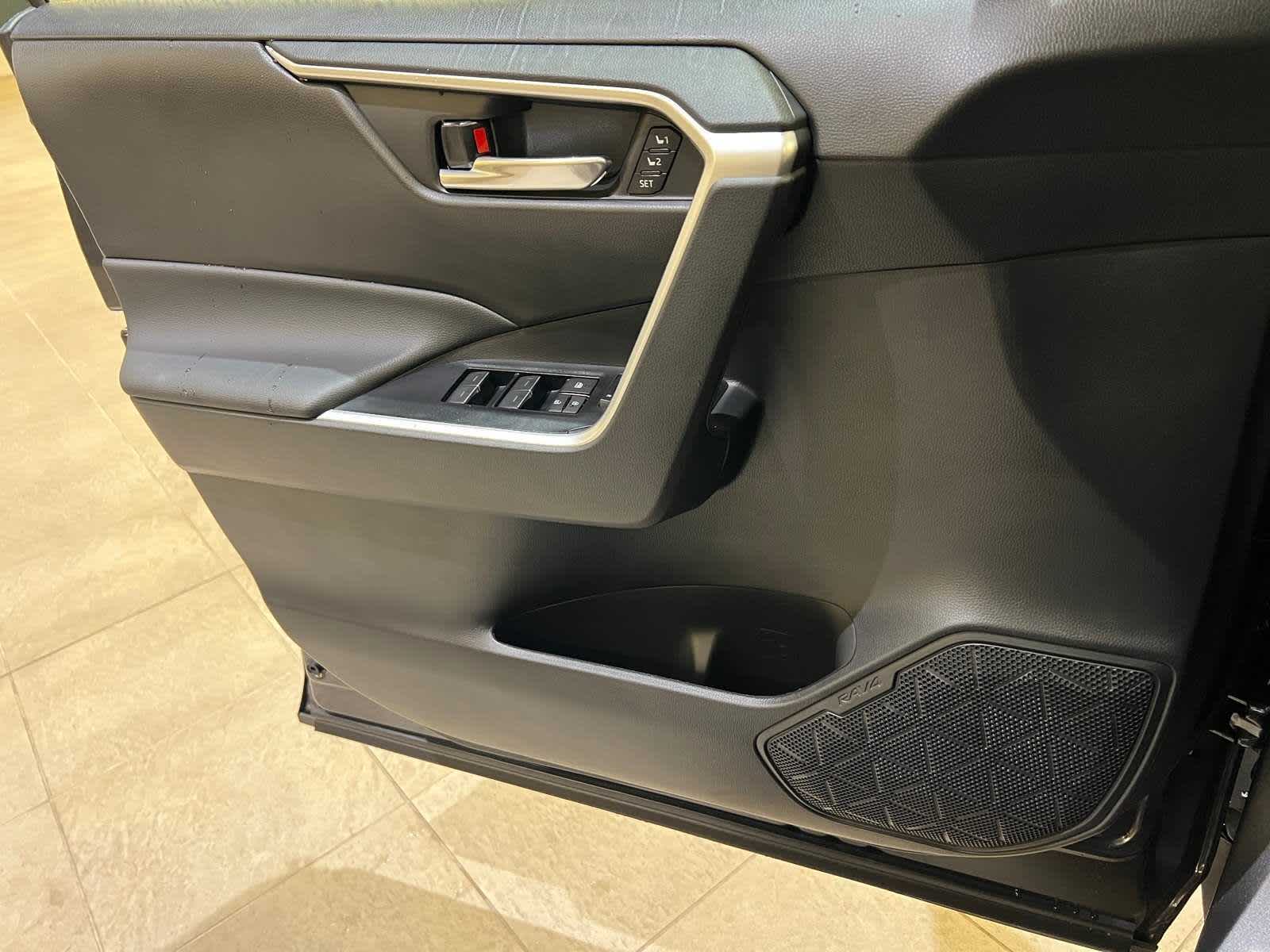 Thumbnail: 2025 Toyota RAV4 - 18