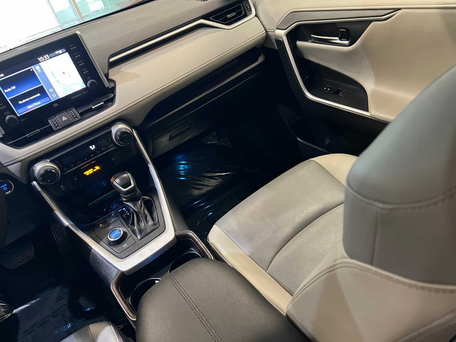 Thumbnail: 2020 Toyota RAV4 - 11