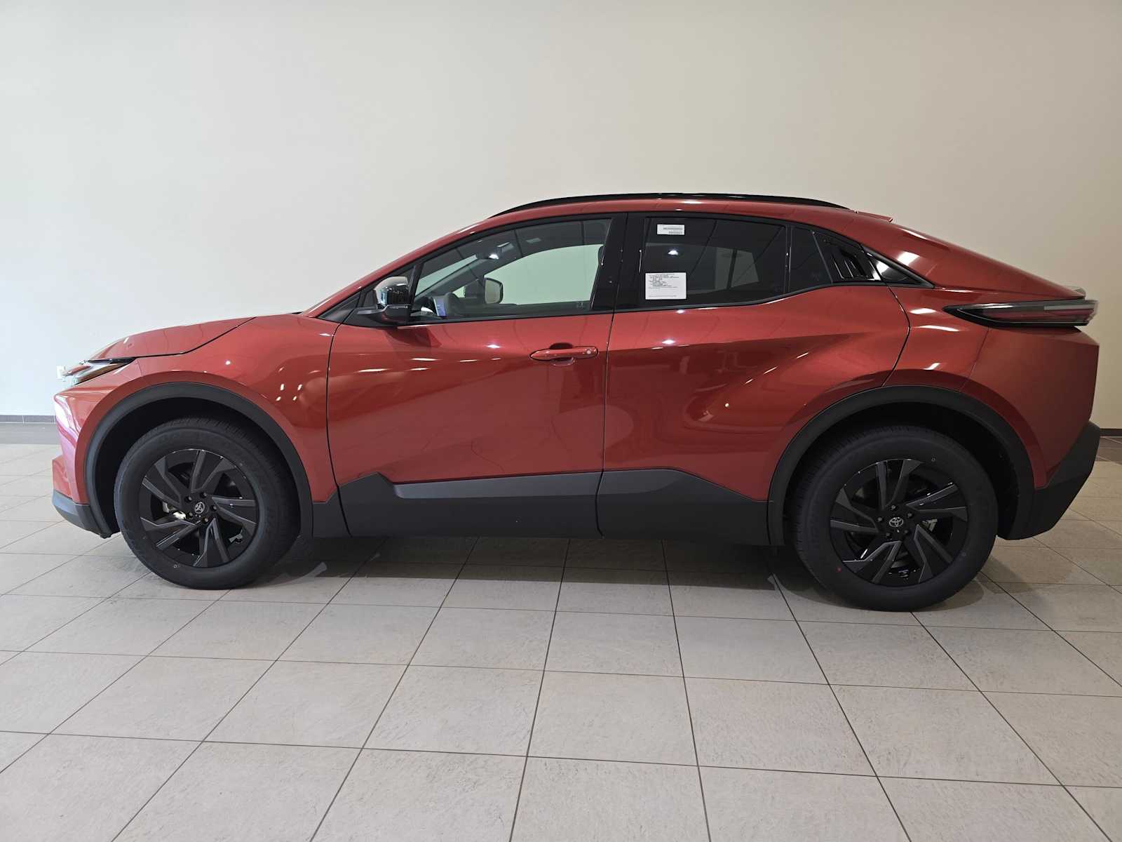 Thumbnail: 2026 Toyota C-HR - 3