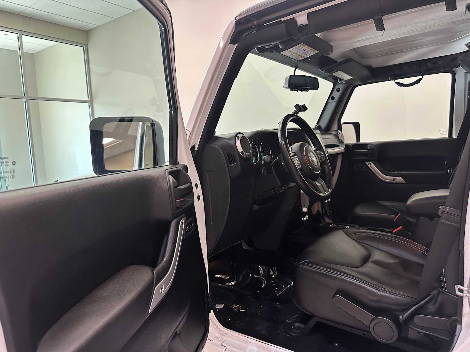 Thumbnail: 2013 Jeep Wrangler - 19