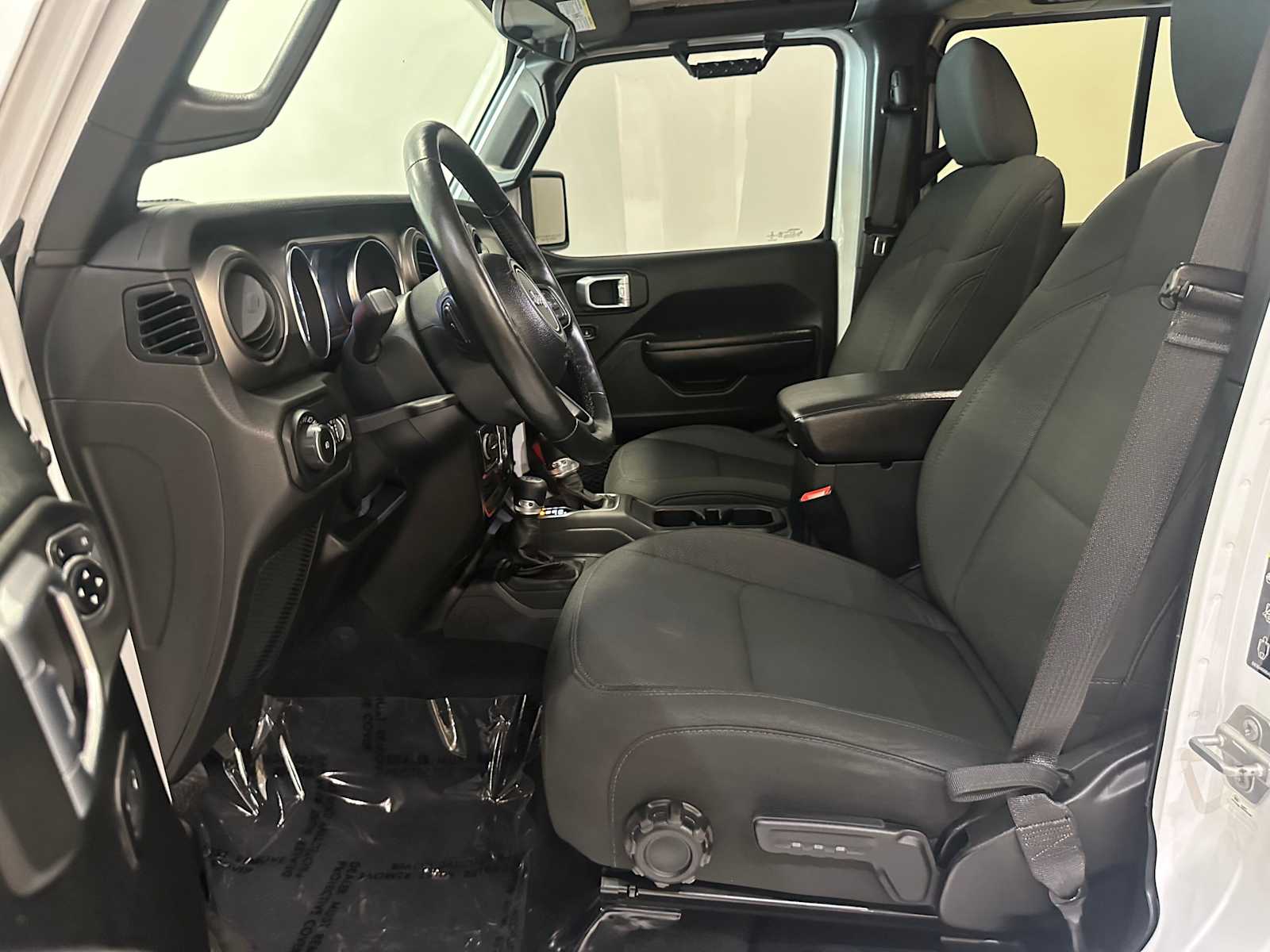Thumbnail: 2020 Jeep Wrangler - 21
