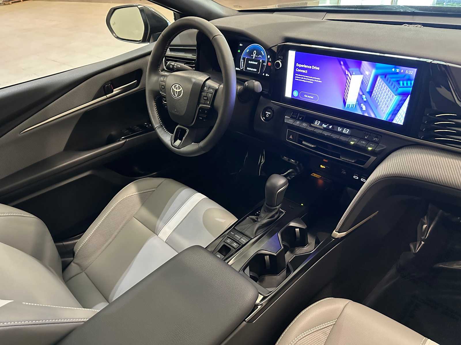 Thumbnail: 2025 Toyota Camry - 31