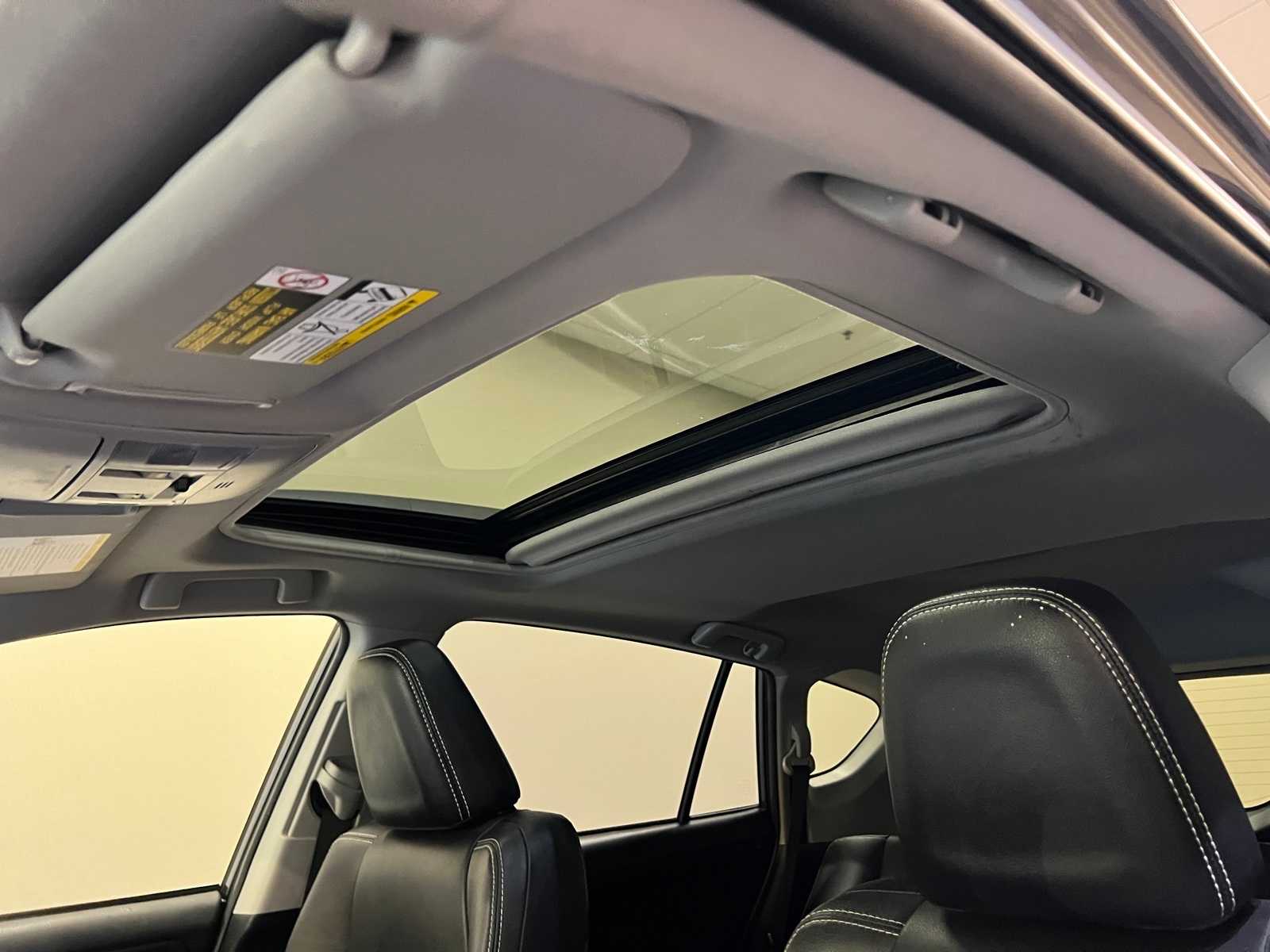 Thumbnail: 2018 Toyota RAV4 - 17