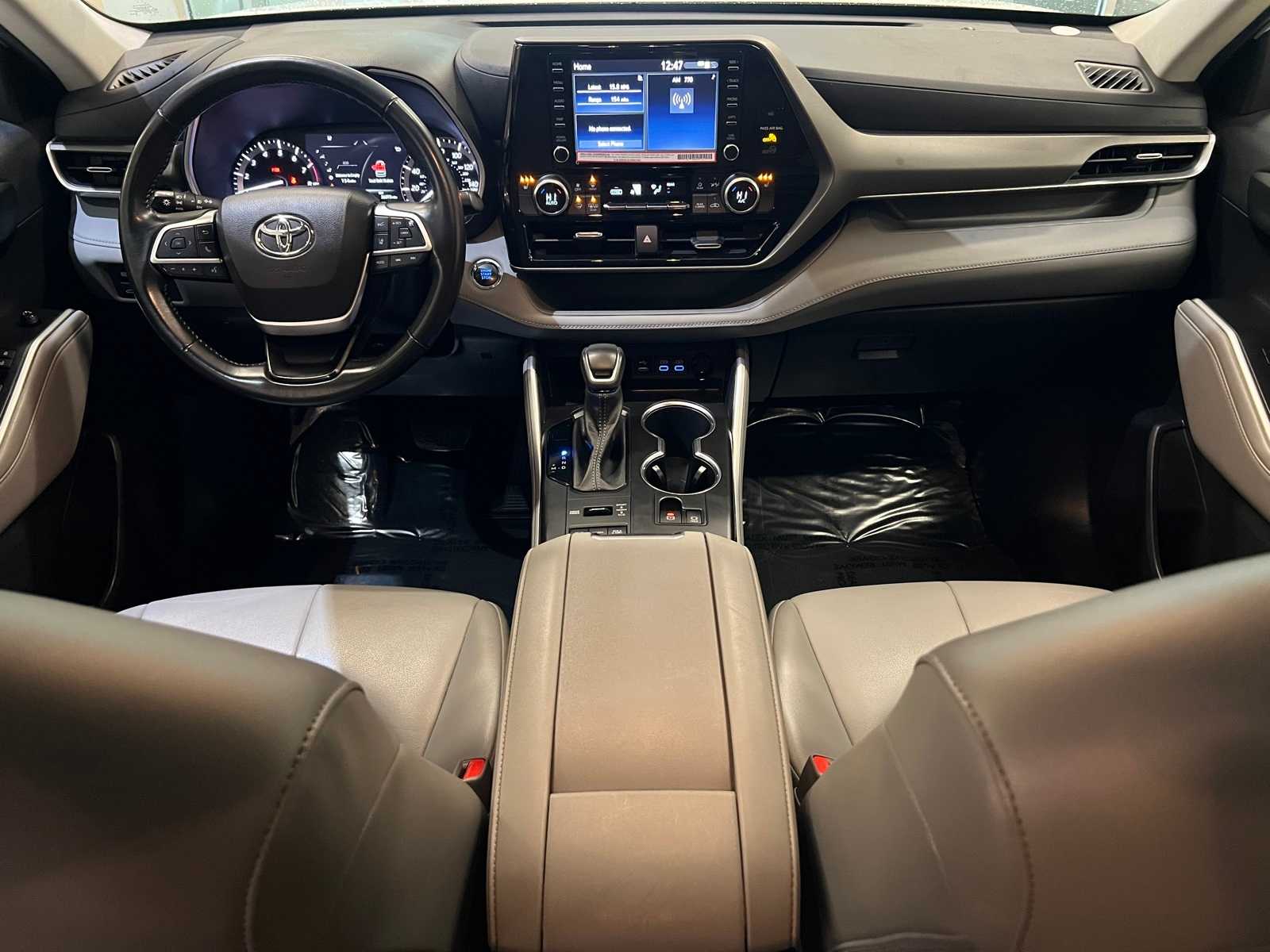 Thumbnail: 2022 Toyota Highlander - 10