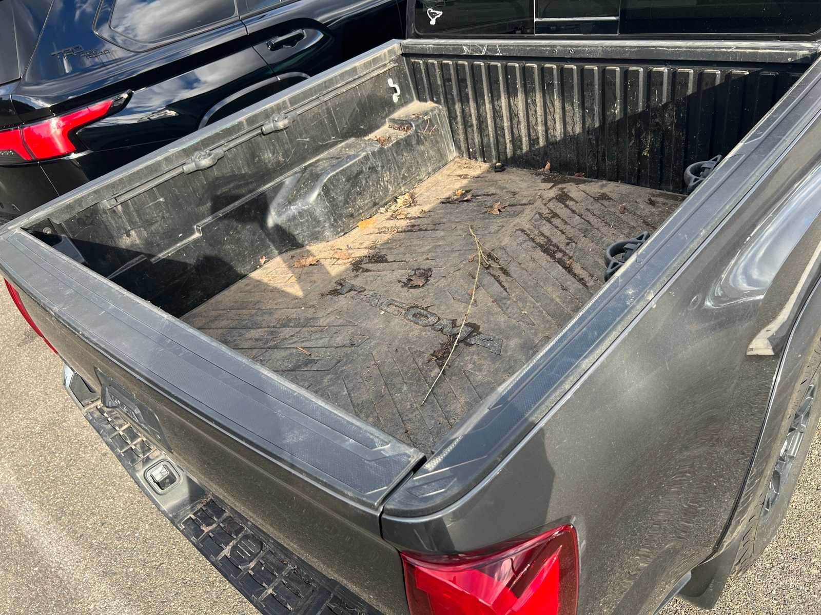 Thumbnail: 2019 Toyota Tacoma - 10