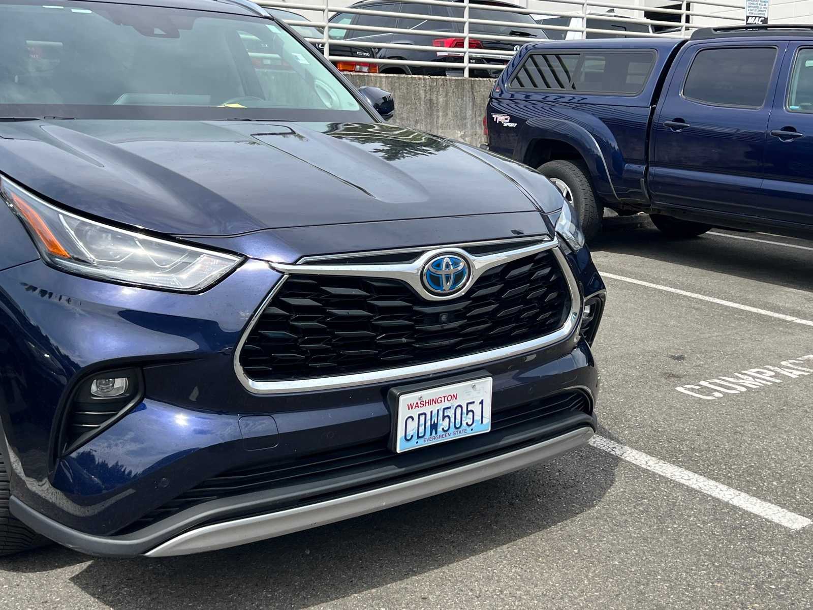 Thumbnail: 2021 Toyota Highlander - 4