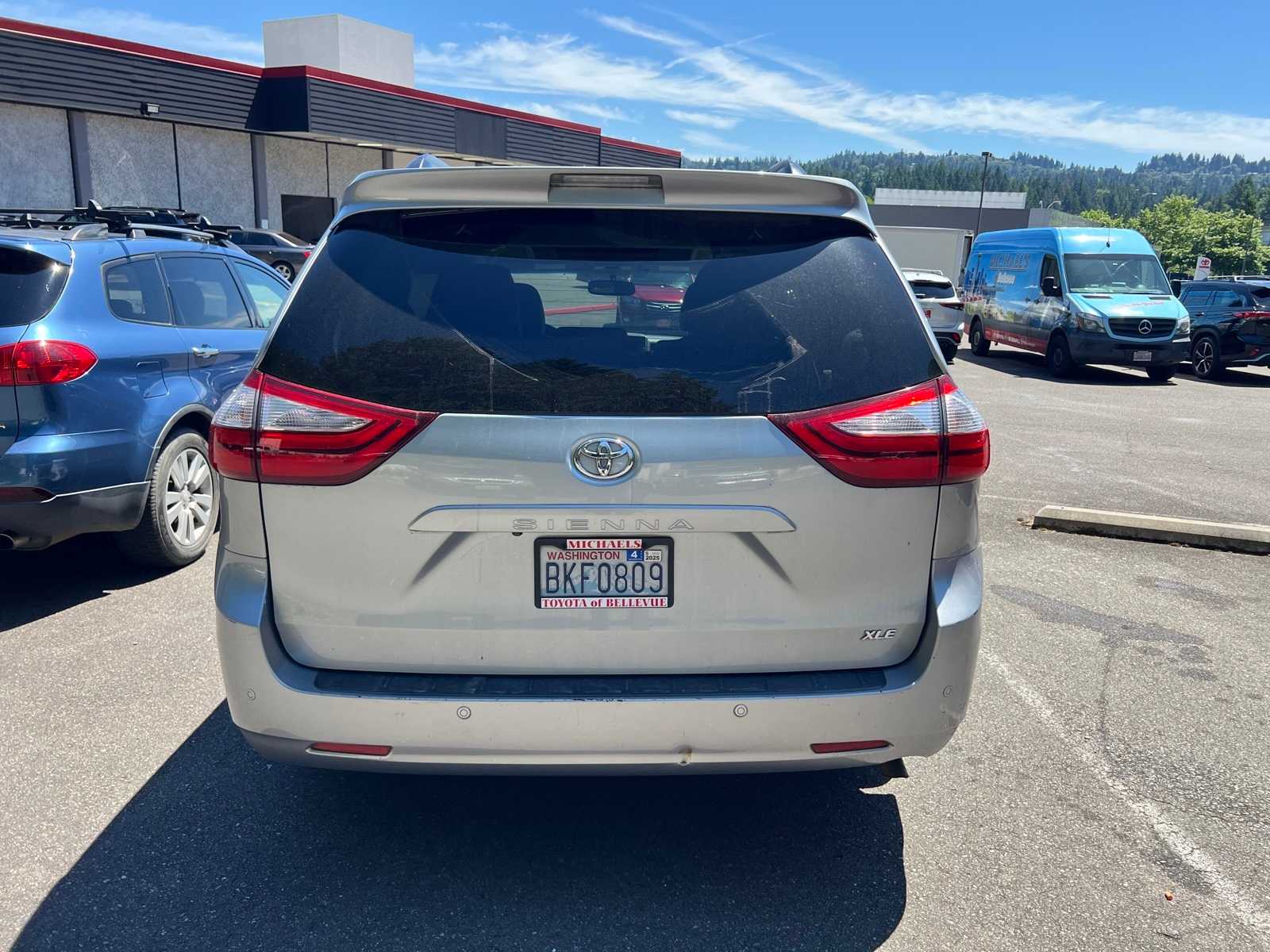 Thumbnail: 2015 Toyota Sienna - 5