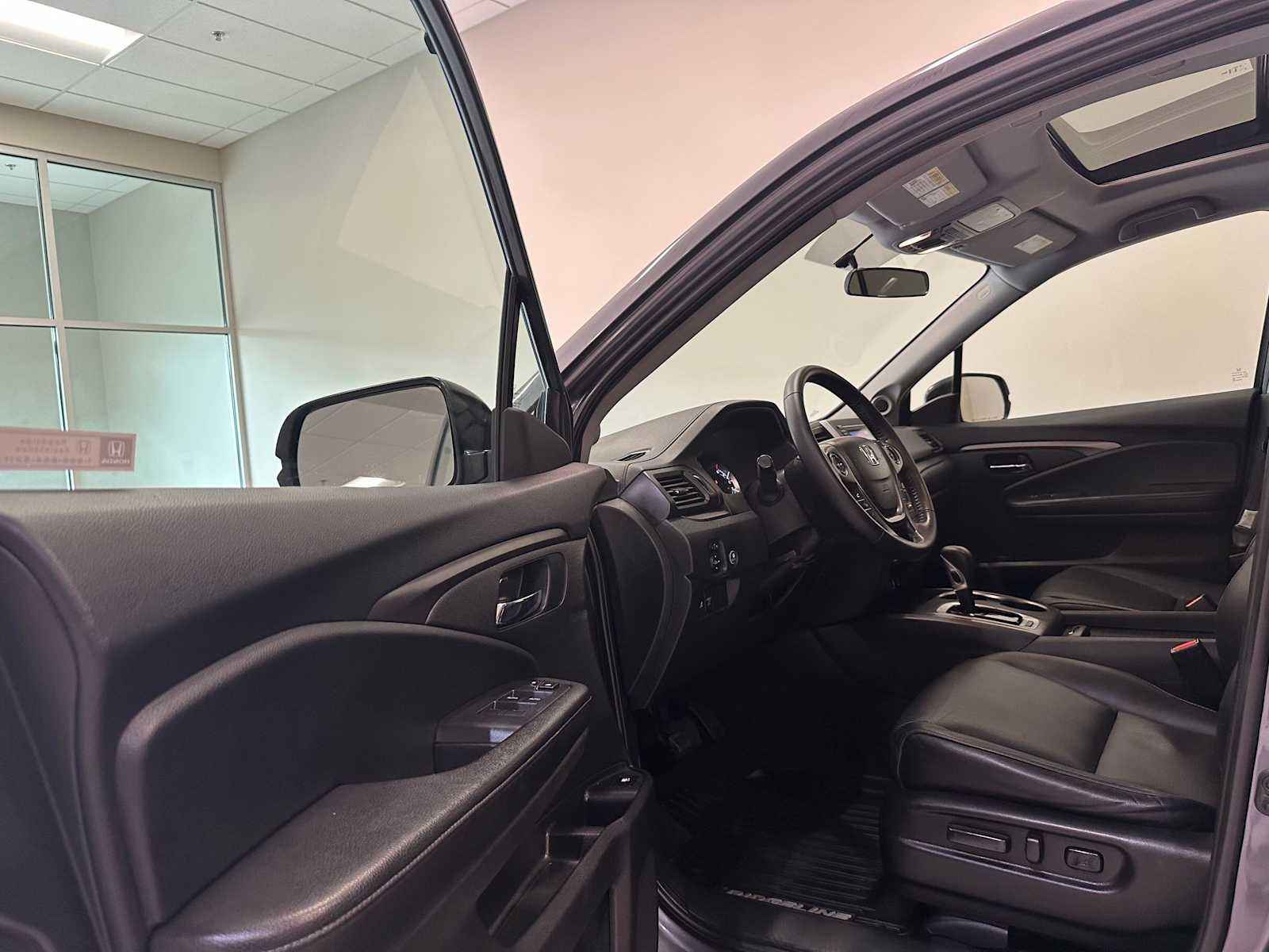 Thumbnail: 2019 Honda Ridgeline - 22