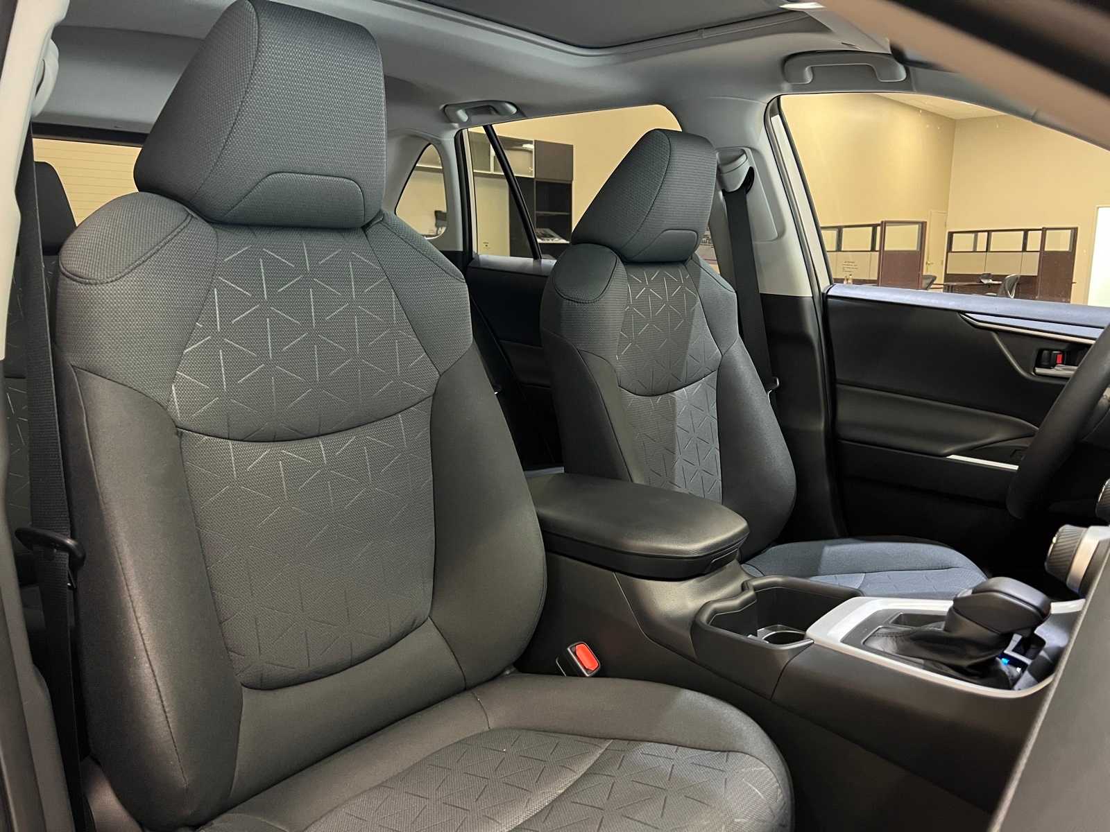 Thumbnail: 2025 Toyota RAV4 - 14