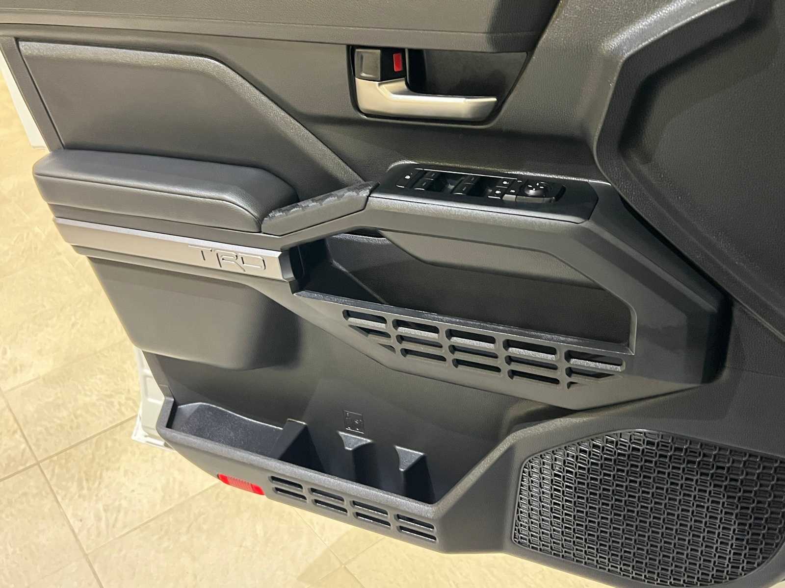 Thumbnail: 2024 Toyota Tacoma - 17