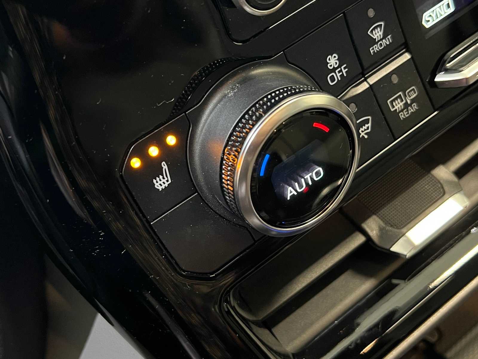 Thumbnail: 2022 Toyota Highlander - 25