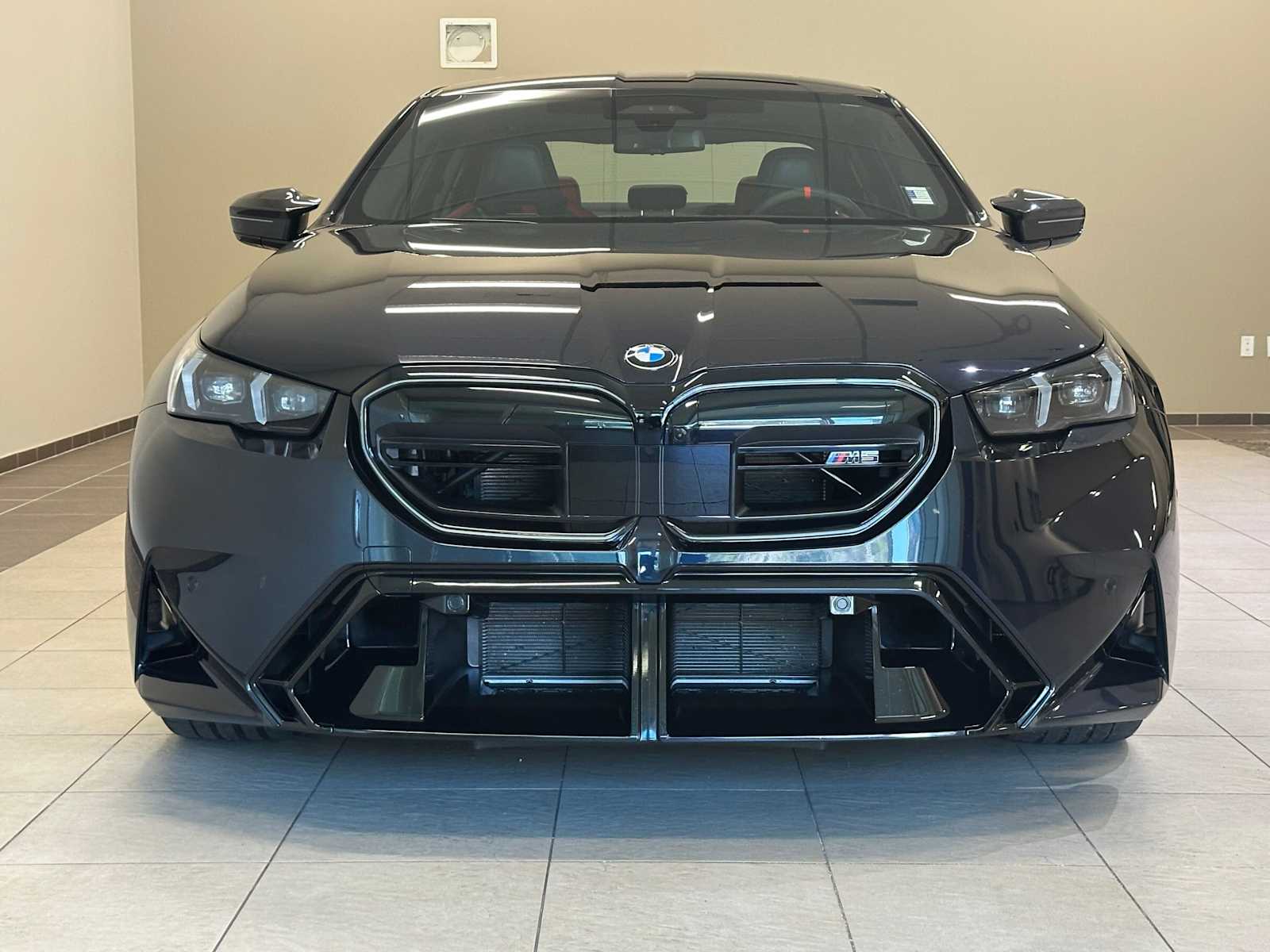 Thumbnail: 2025 BMW M5 - 6