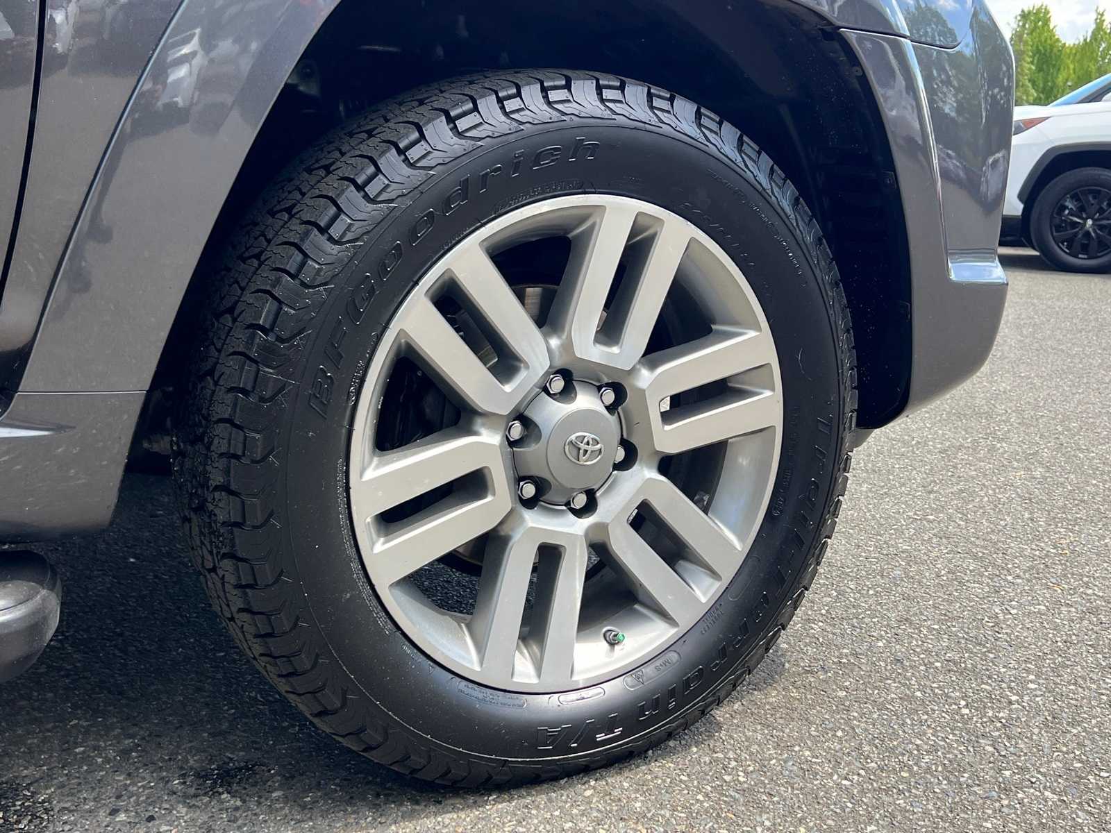 Thumbnail: 2011 Toyota 4Runner - 6