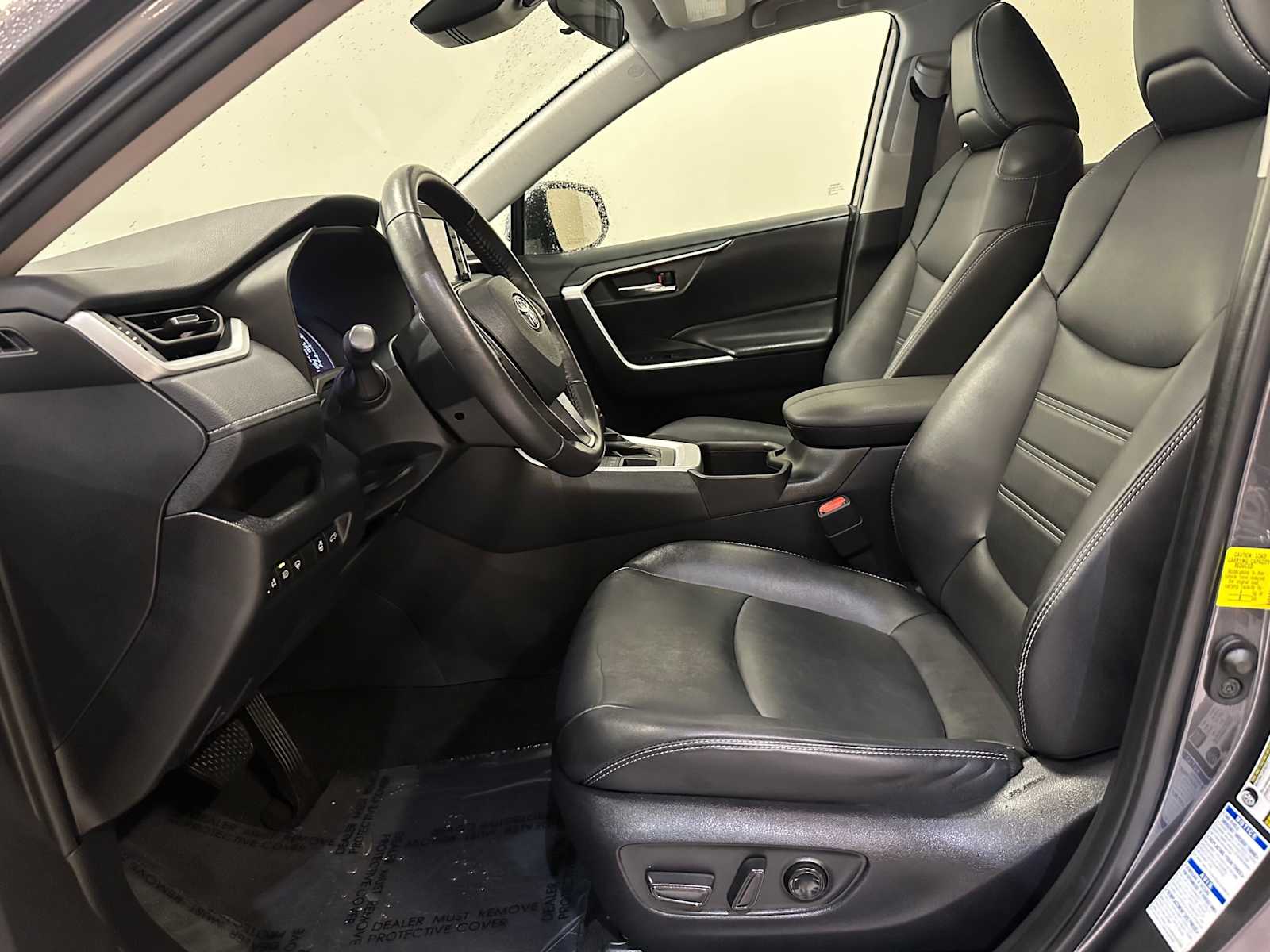 Thumbnail: 2022 Toyota RAV4 - 21