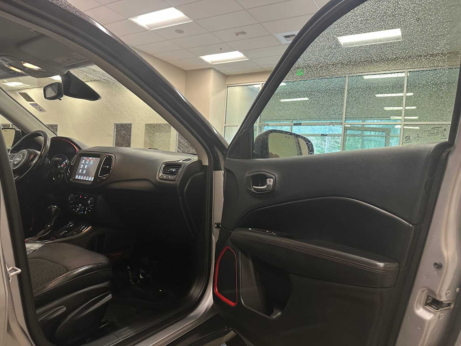 Thumbnail: 2019 Jeep Compass - 29