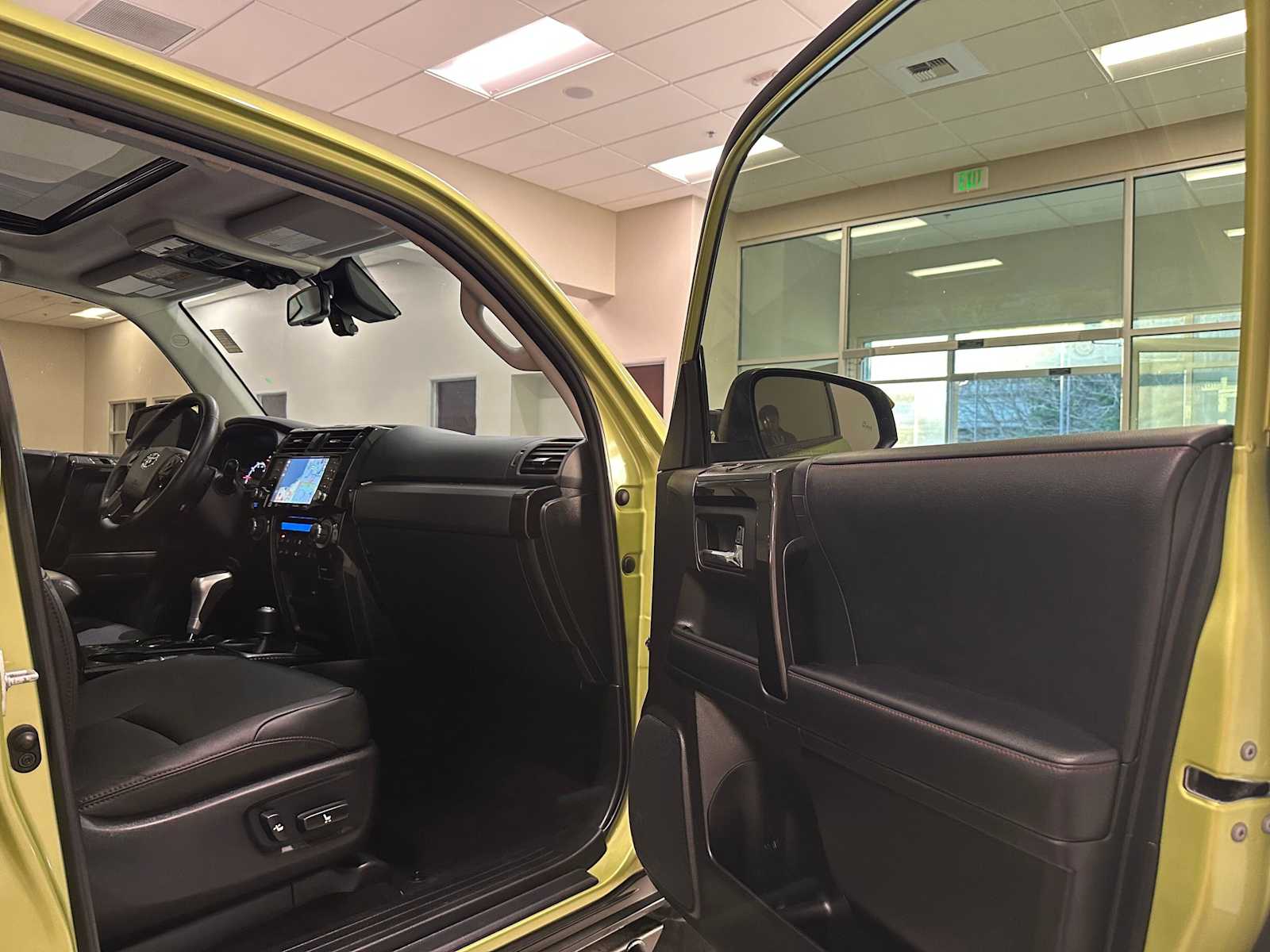 Thumbnail: 2022 Toyota 4Runner - 31