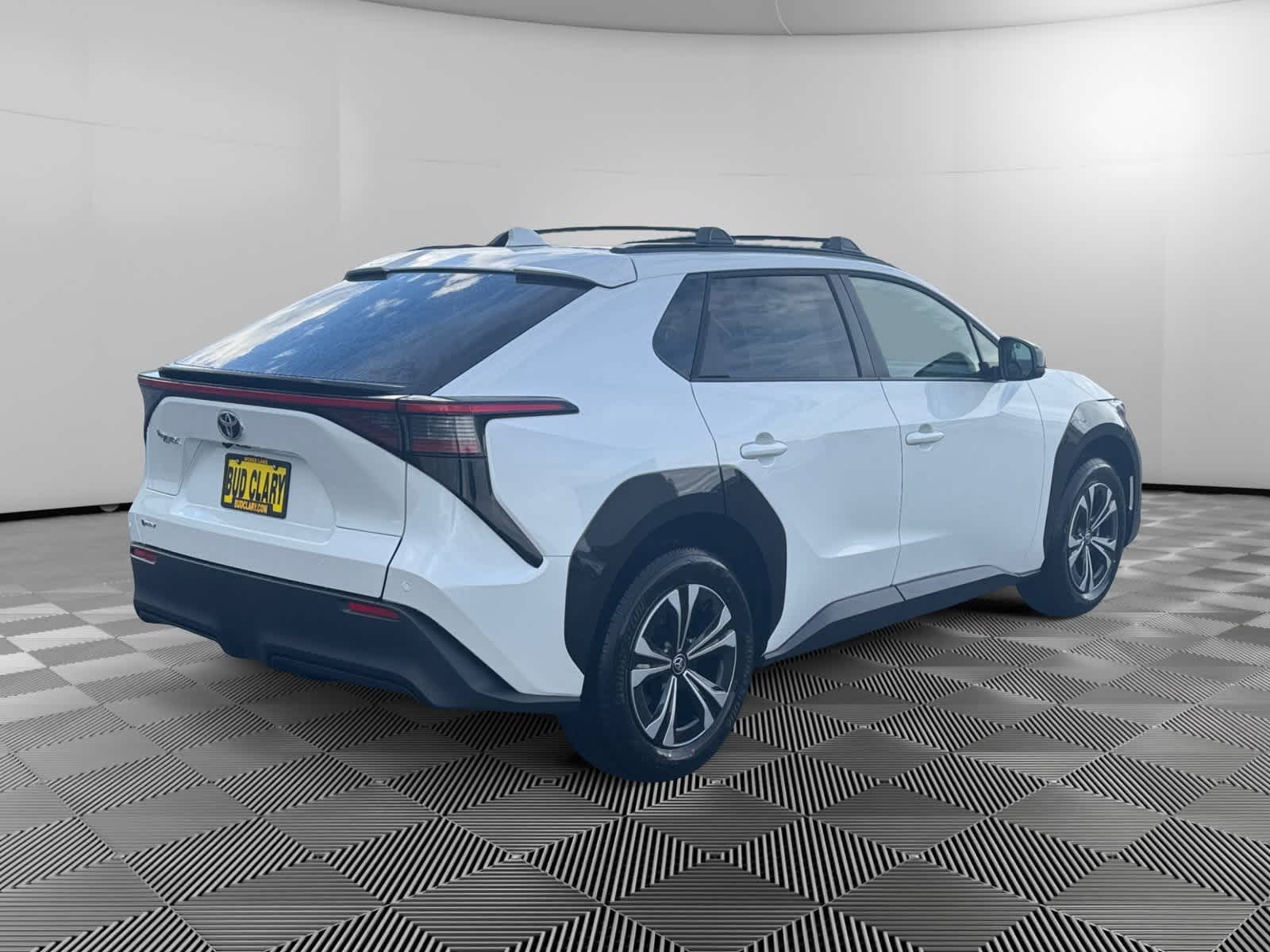 2025 Toyota bZ4X XLE 5