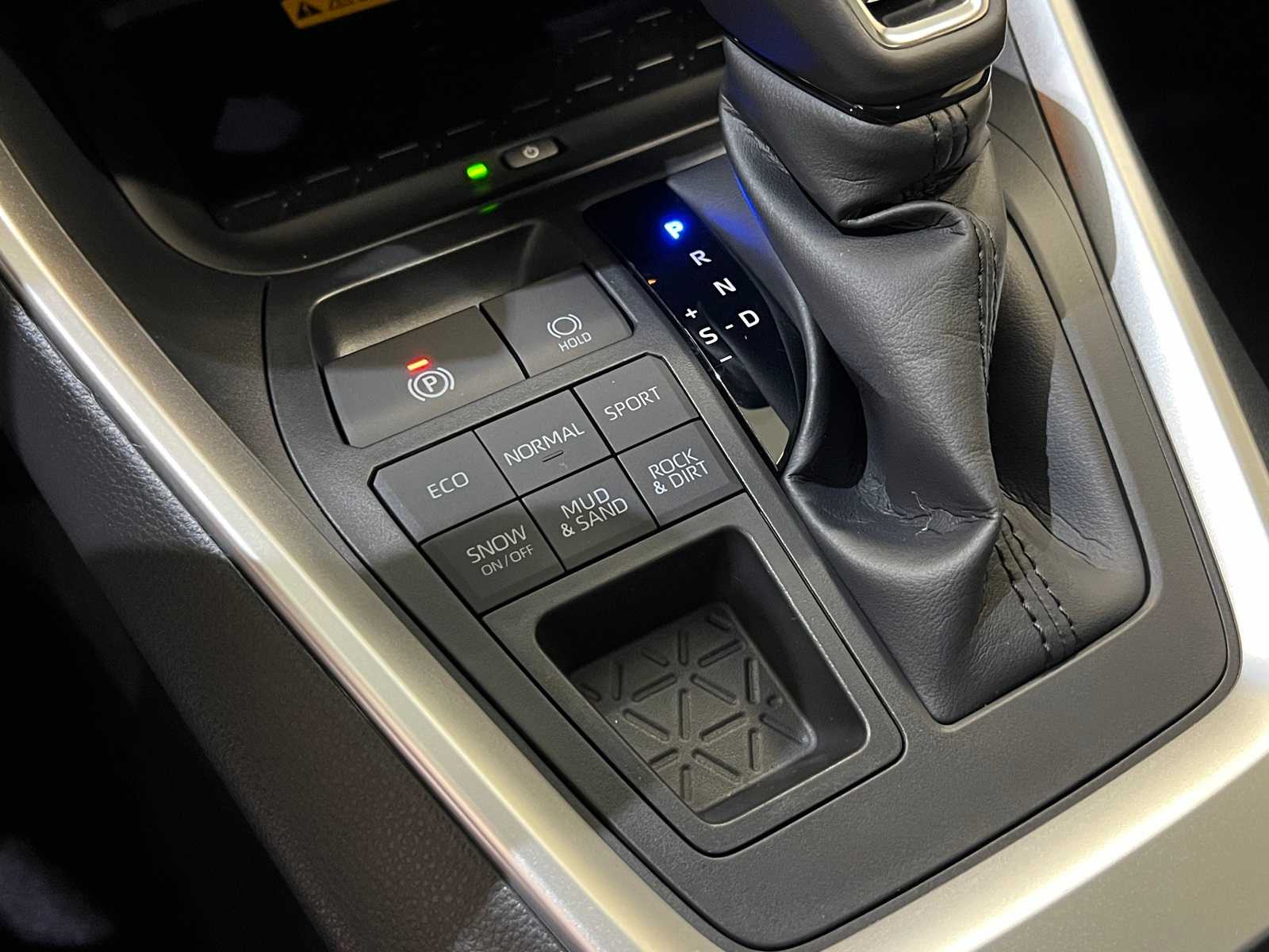 Thumbnail: 2025 Toyota RAV4 - 25