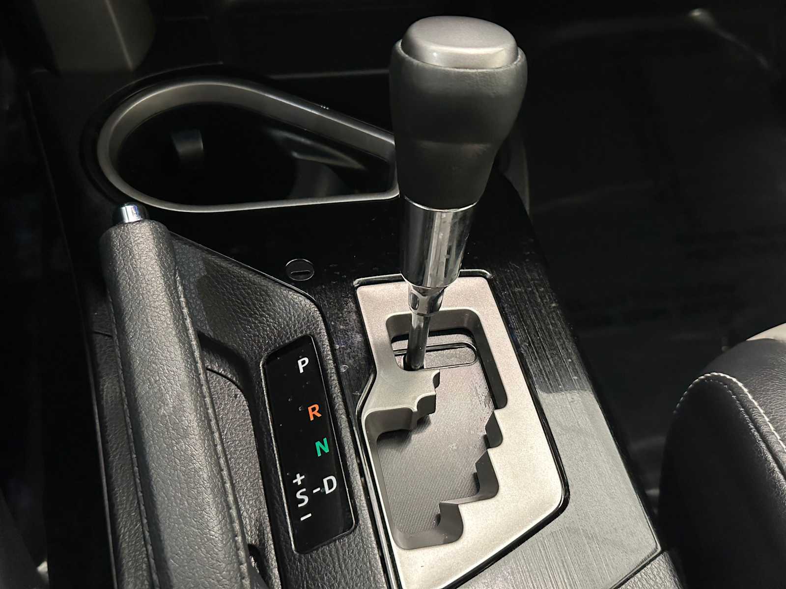 Thumbnail: 2018 Toyota RAV4 - 16