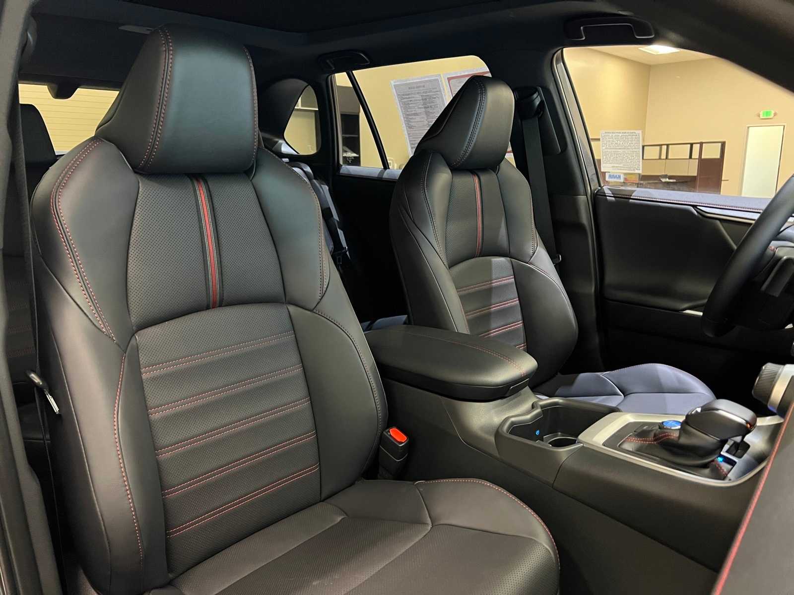 Thumbnail: 2025 Toyota RAV4 - 14