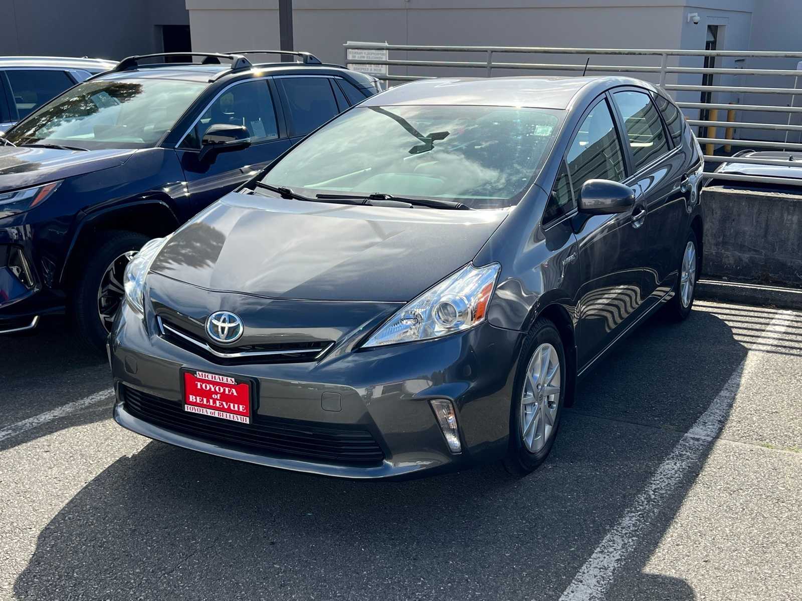 2014 Toyota Prius v Two -
                  Bellevue, WA
