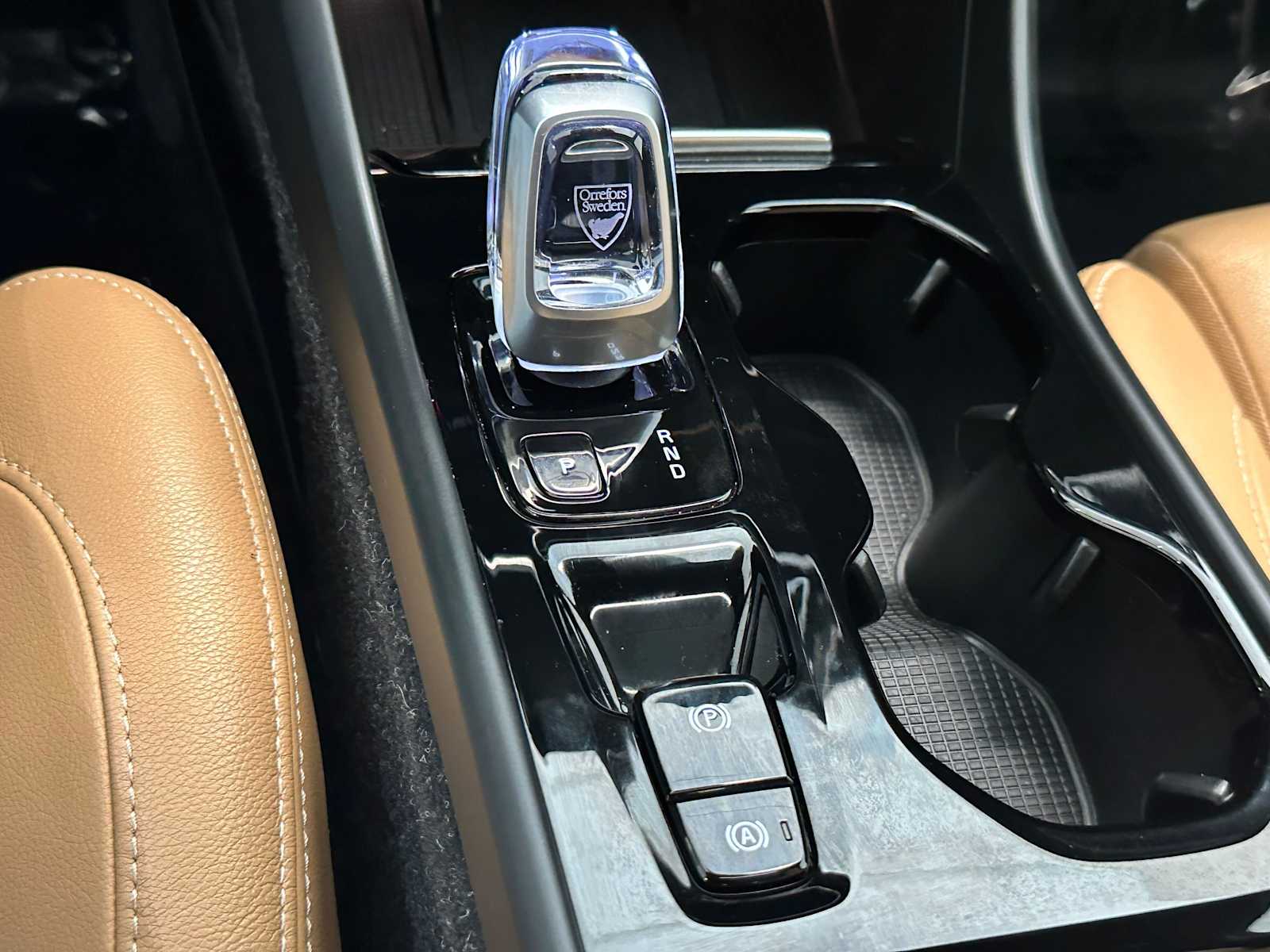 Thumbnail: 2020 Volvo XC40 - 17