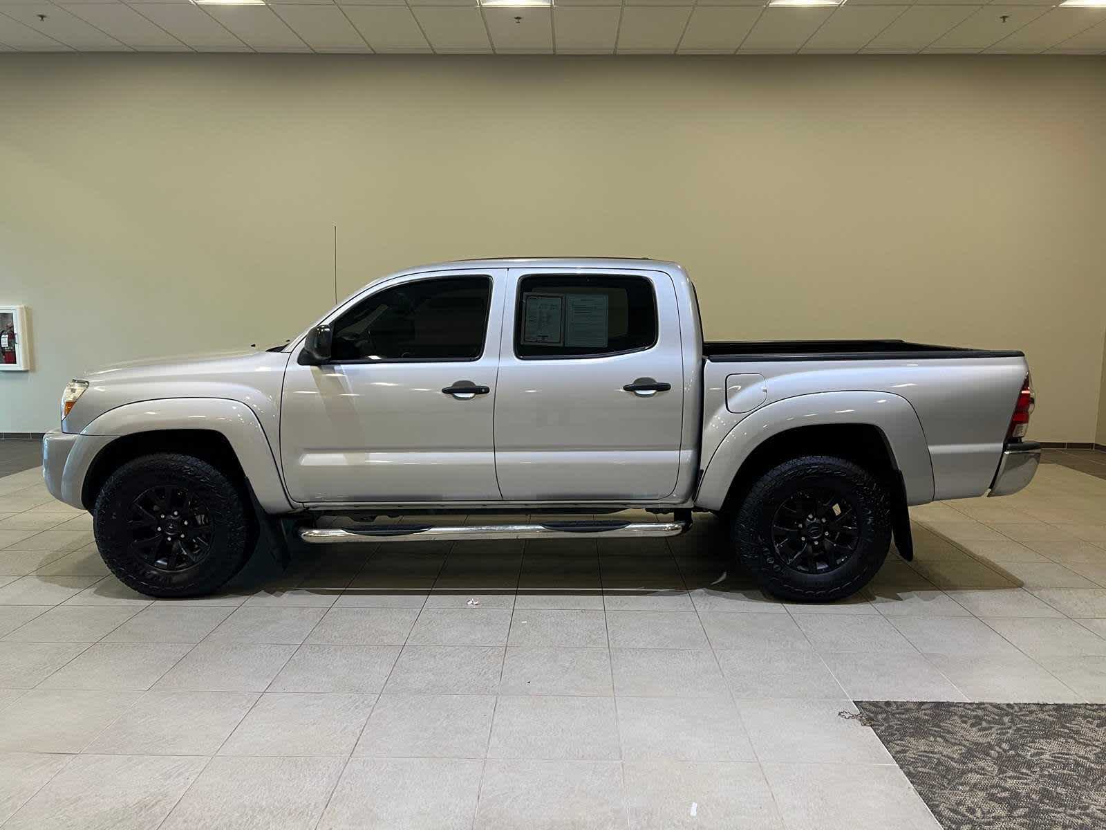 Thumbnail: 2010 Toyota Tacoma - 3