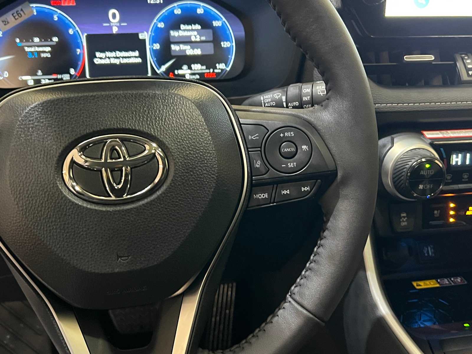 Thumbnail: 2025 Toyota RAV4 - 21