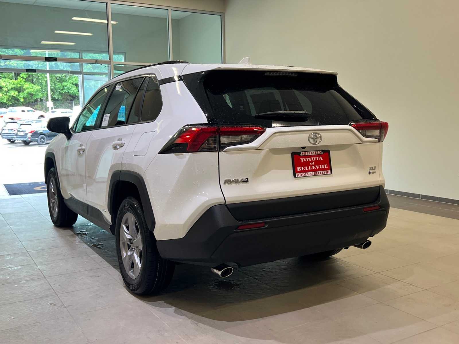 Thumbnail: 2025 Toyota RAV4 - 4