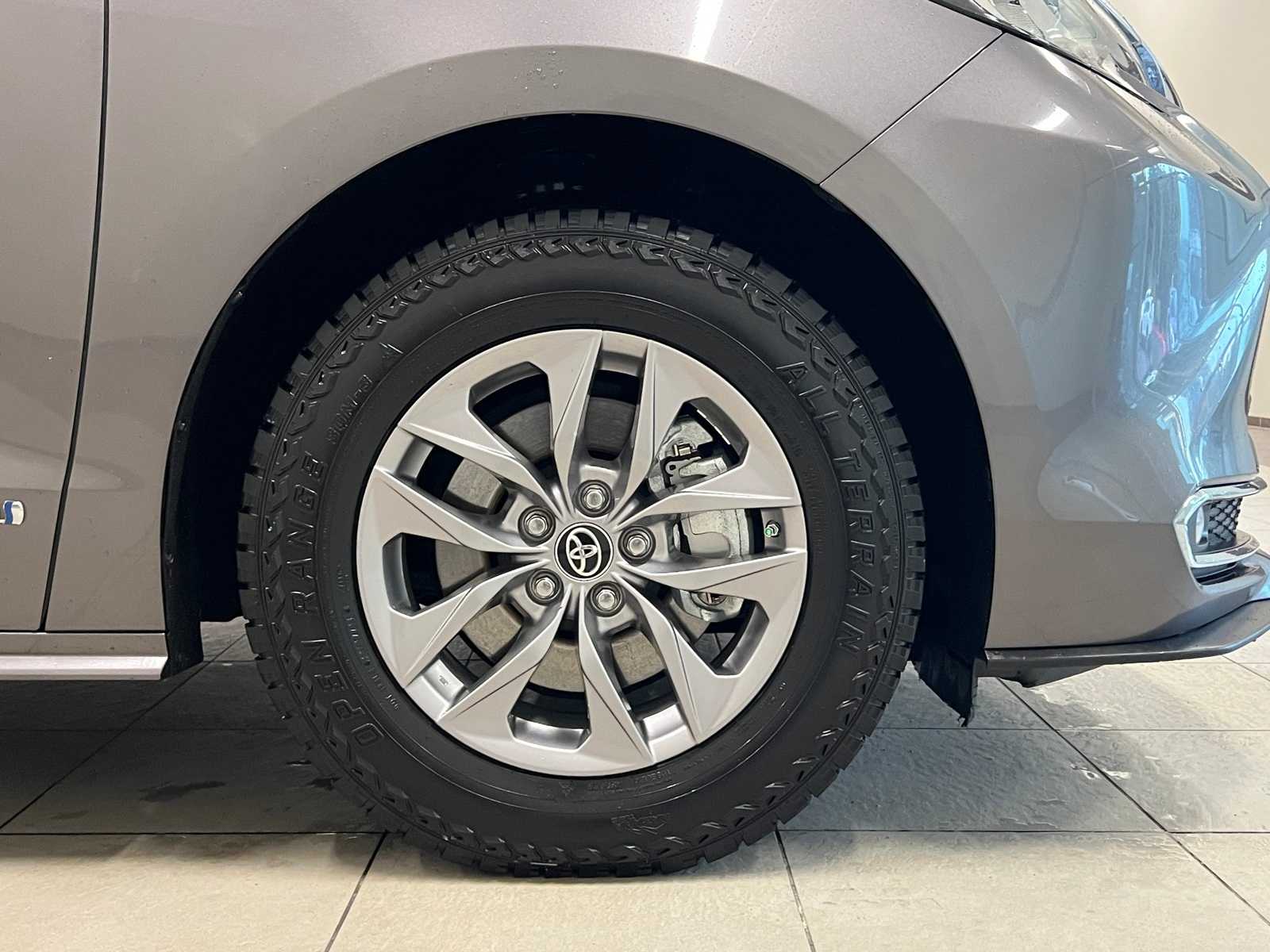 Thumbnail: 2021 Toyota Sienna - 7