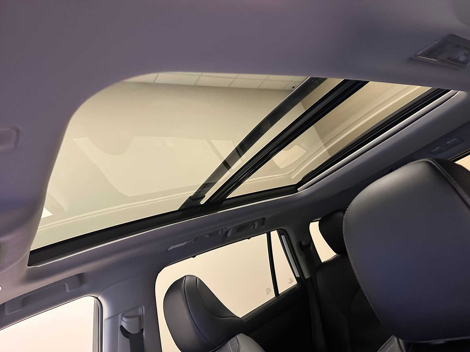 Thumbnail: 2025 Toyota Highlander - 20