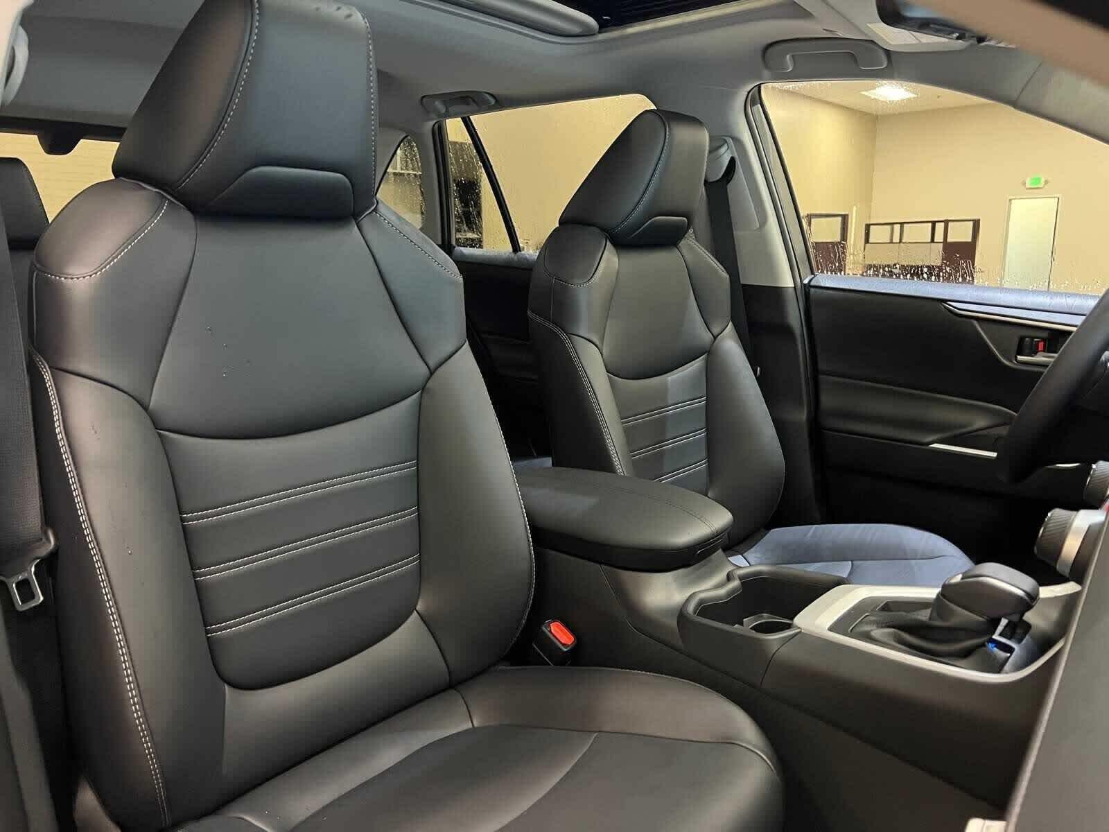 Thumbnail: 2025 Toyota RAV4 - 19