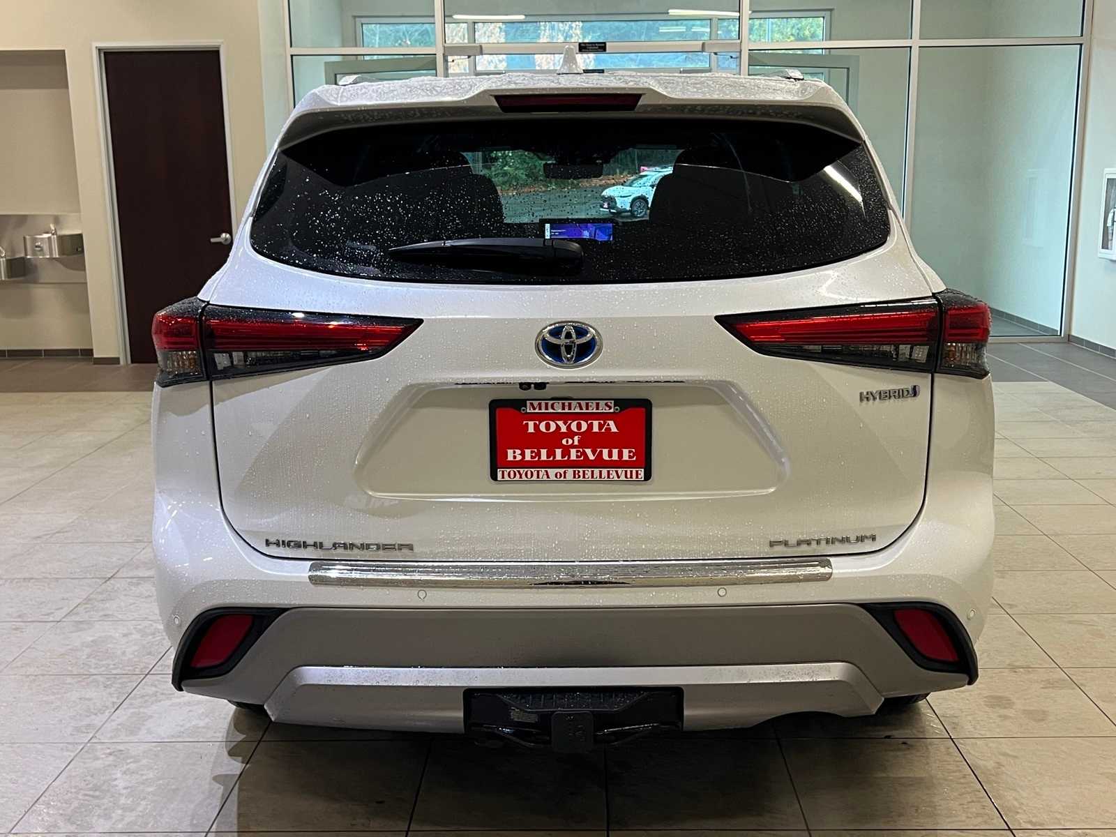 Thumbnail: 2023 Toyota Highlander - 5