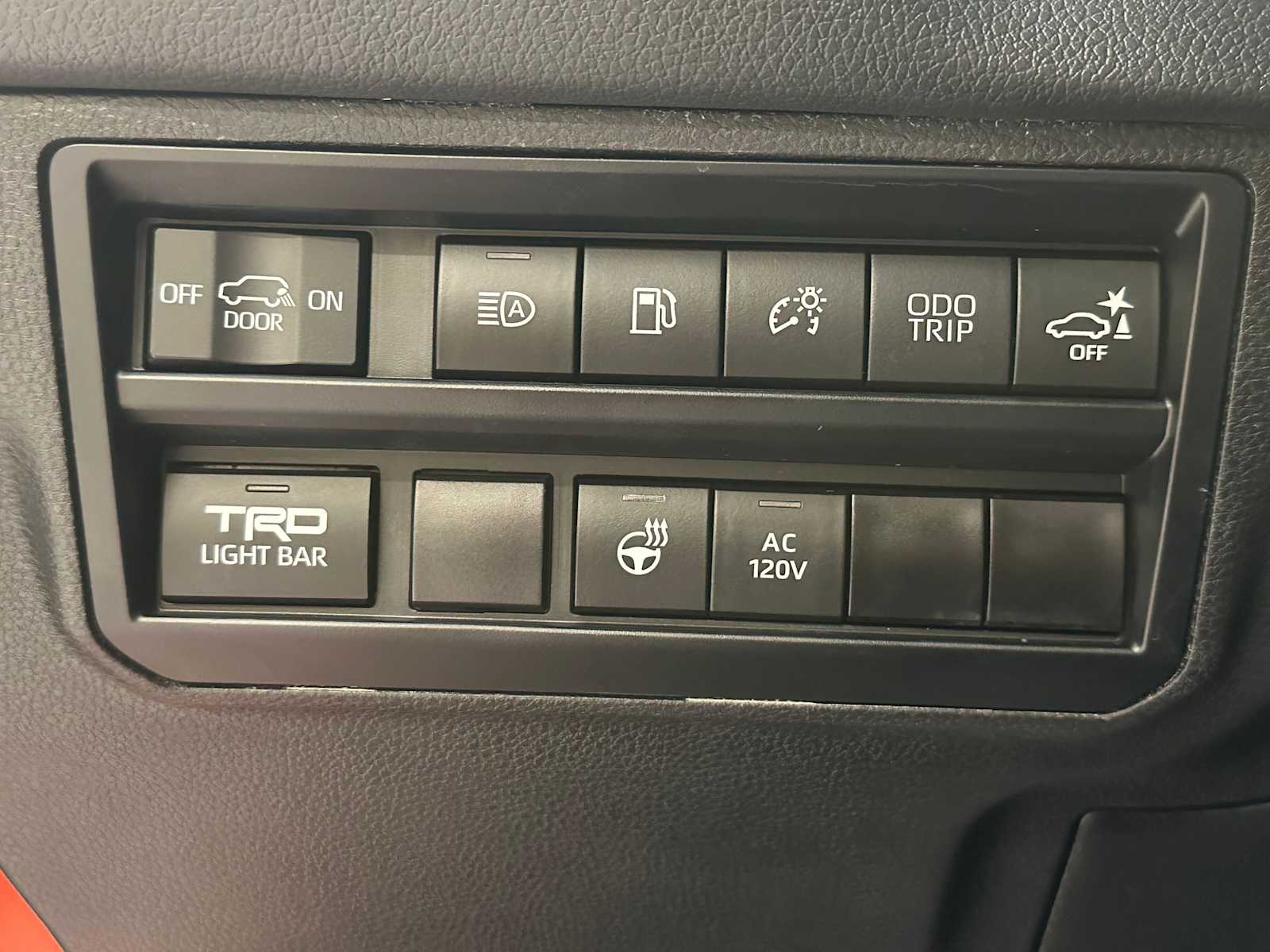 Thumbnail: 2023 Toyota Sequoia - 17