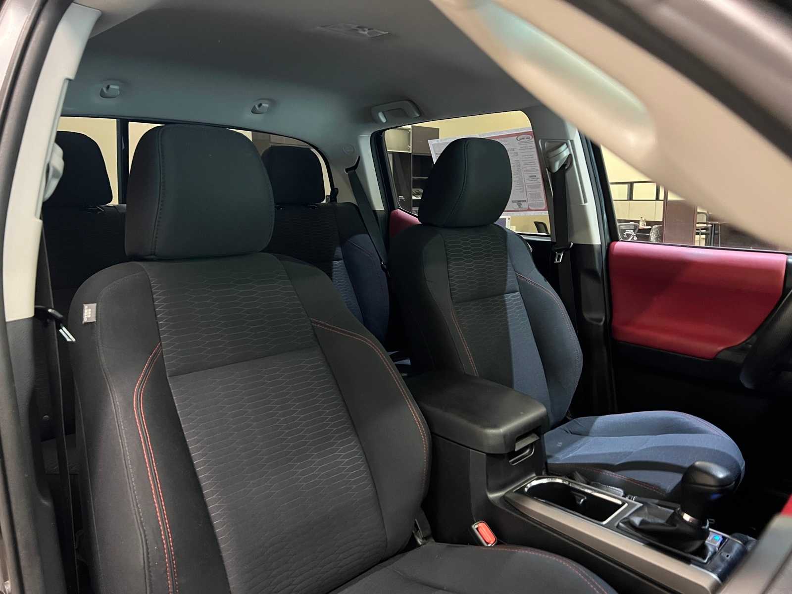 Thumbnail: 2017 Toyota Tacoma - 13