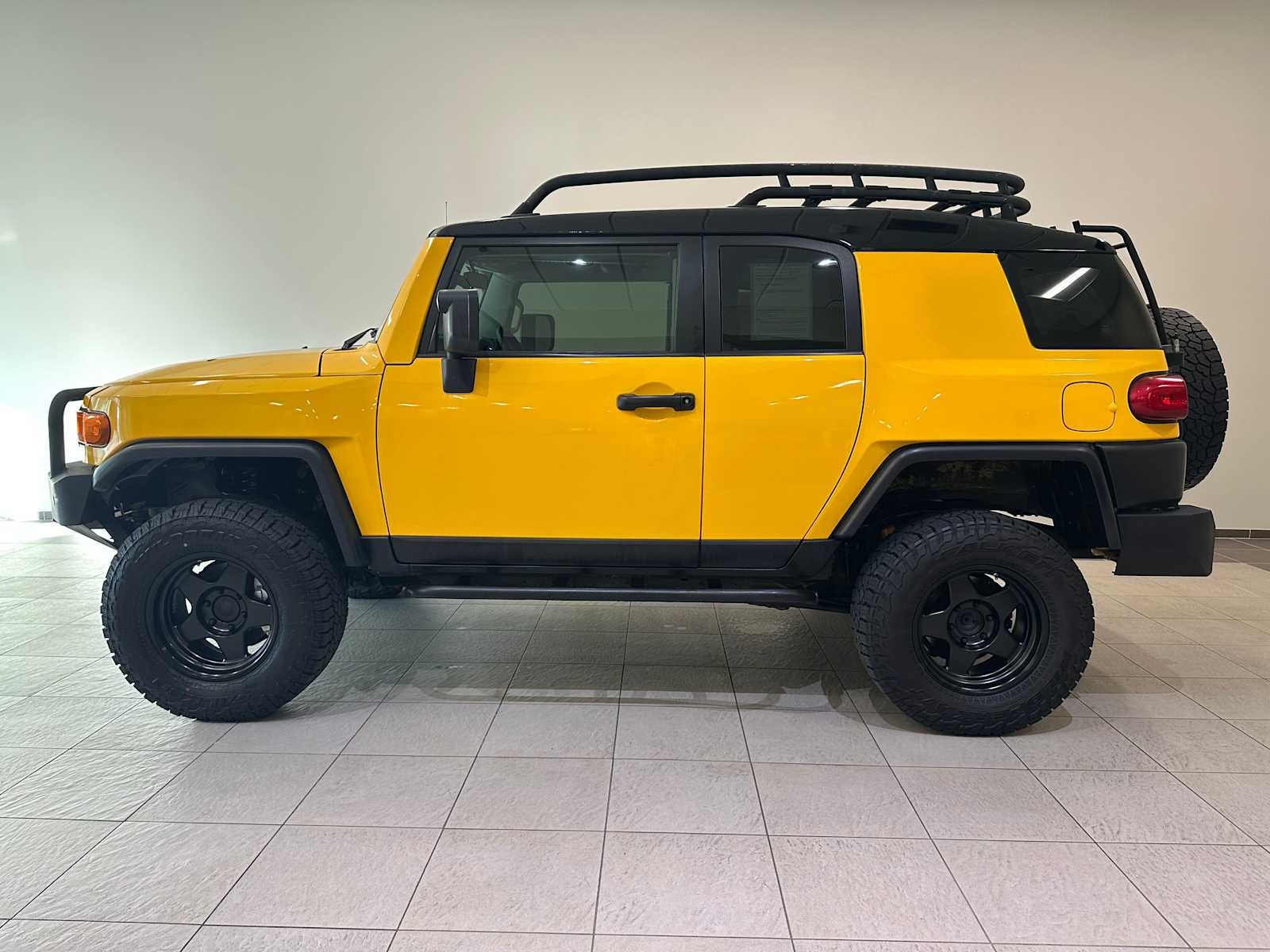 Thumbnail: 2008 Toyota FJ Cruiser - 3