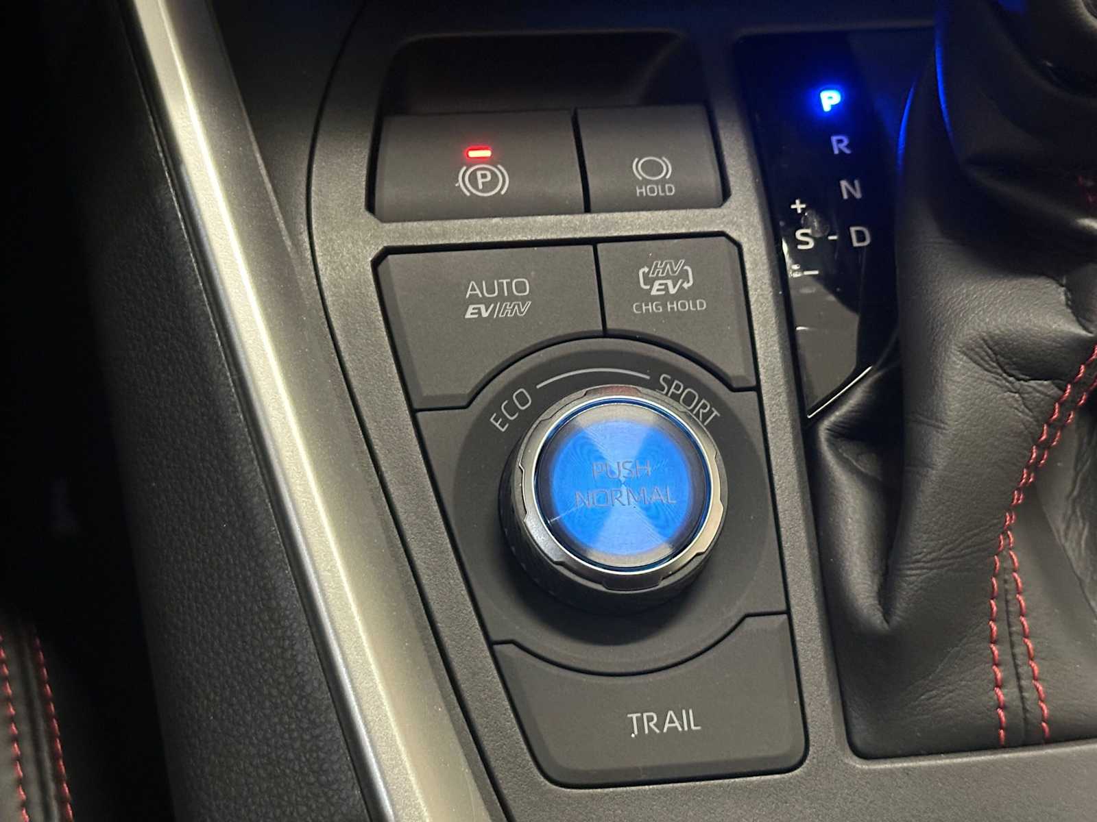 Thumbnail: 2025 Toyota RAV4 - 16