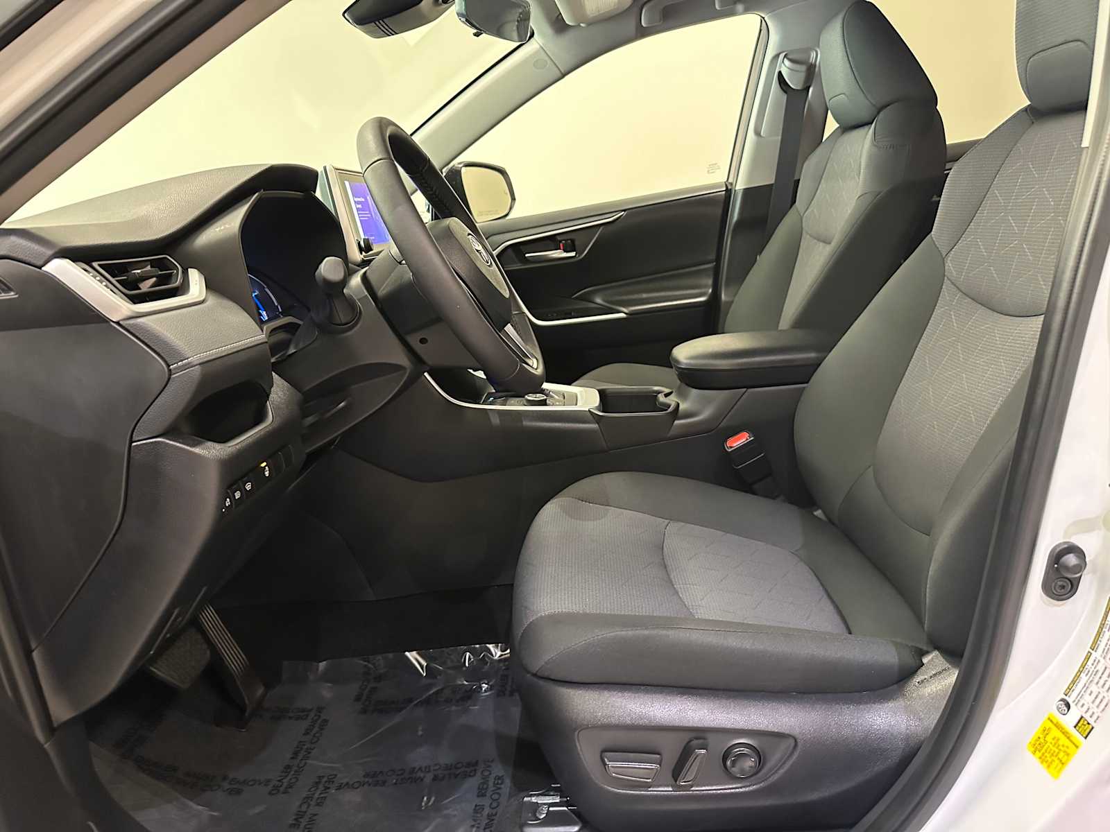 Thumbnail: 2024 Toyota RAV4 - 21