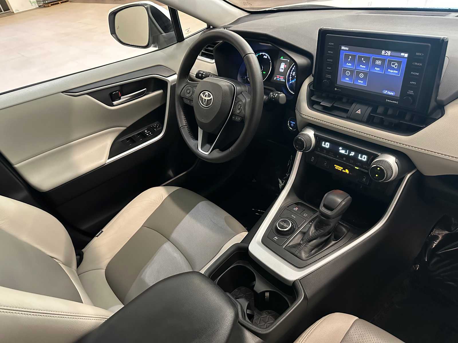 Thumbnail: 2020 Toyota RAV4 - 29