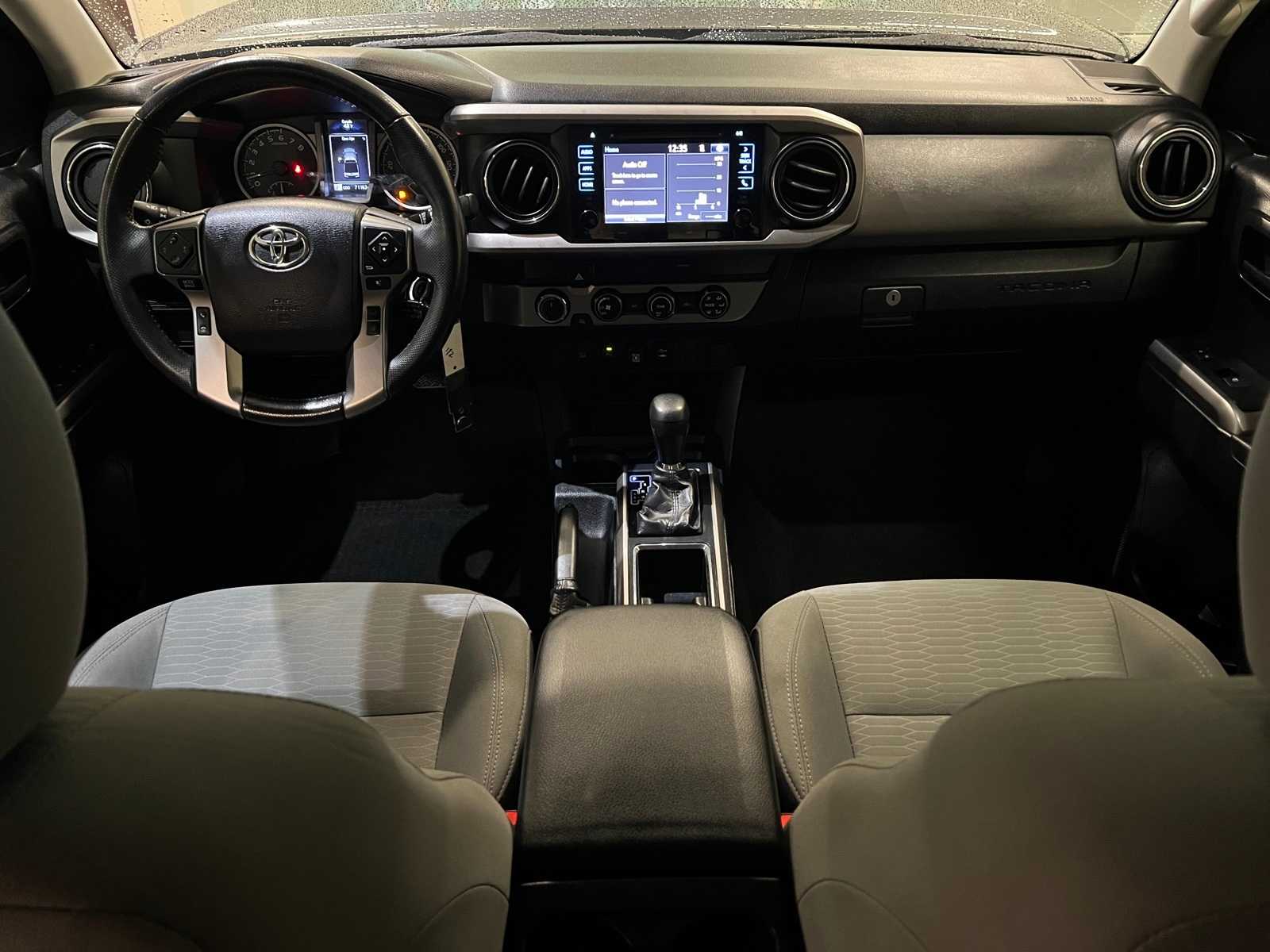 Thumbnail: 2019 Toyota Tacoma - 10