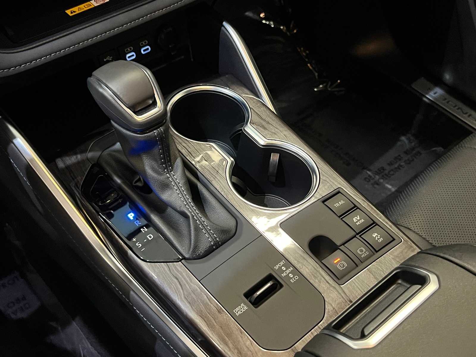 Thumbnail: 2025 Toyota Highlander - 23