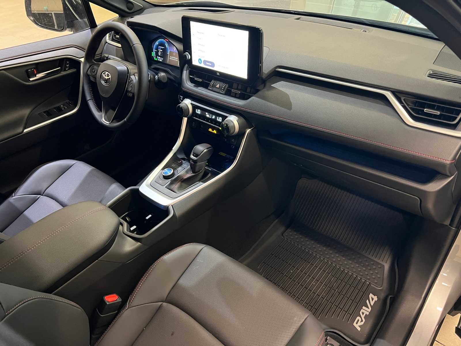 Thumbnail: 2025 Toyota RAV4 - 15