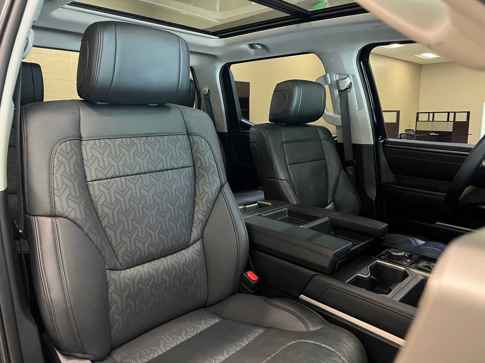 Thumbnail: 2022 Toyota Tundra - 14