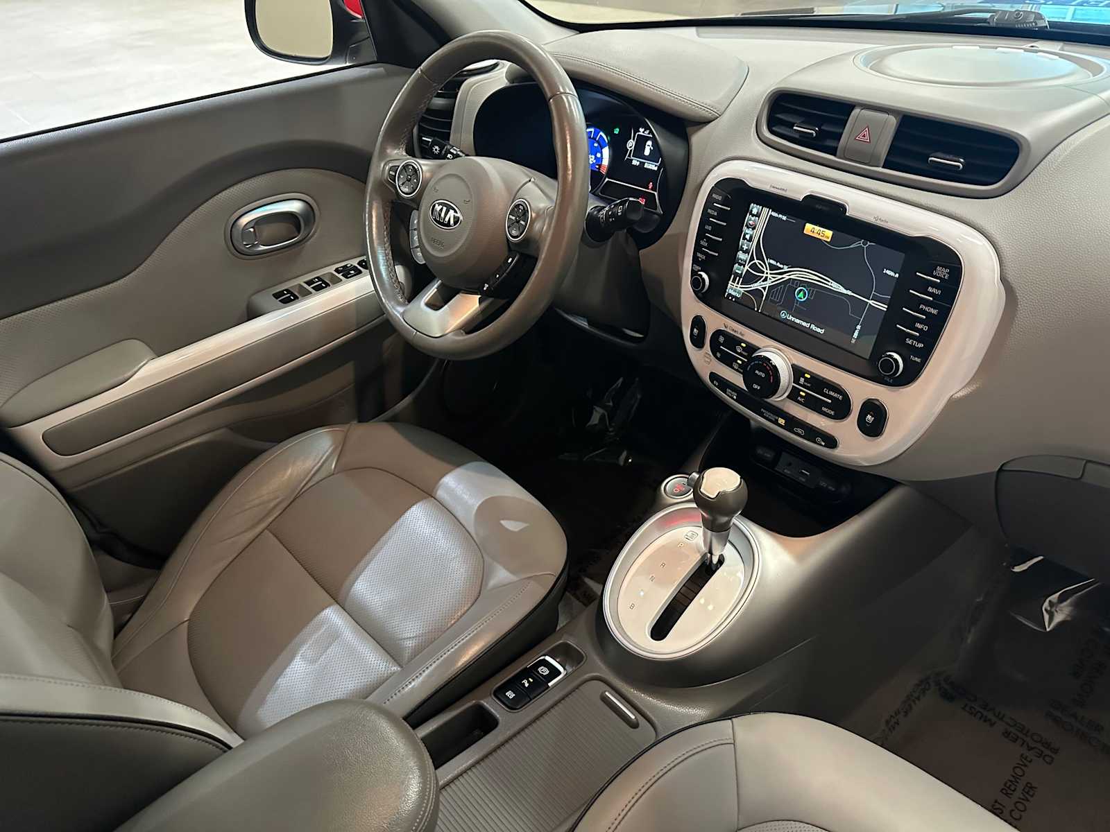 Thumbnail: 2016 Kia Soul EV - 29