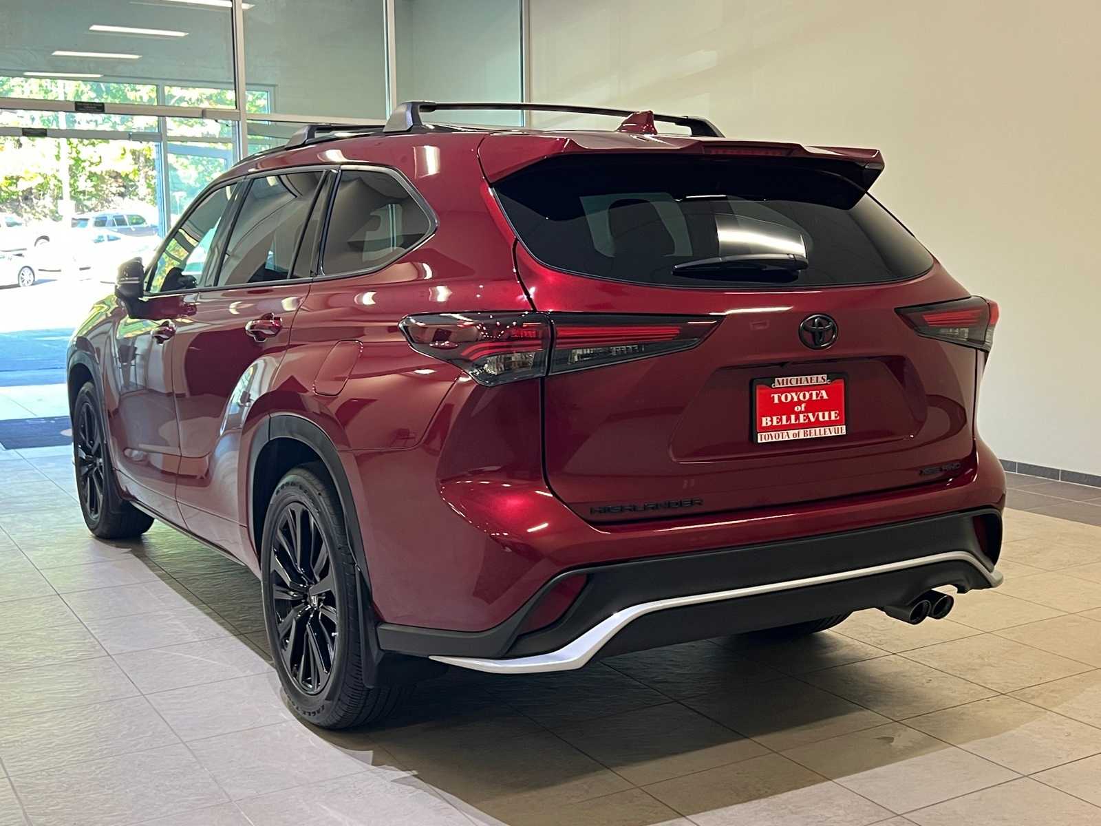 Thumbnail: 2024 Toyota Highlander - 4