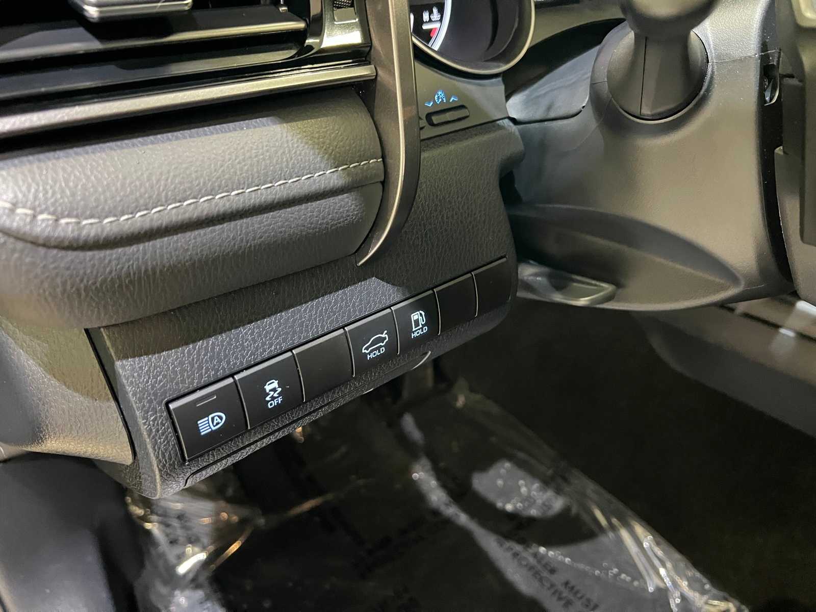 Thumbnail: 2024 Toyota Camry - 16