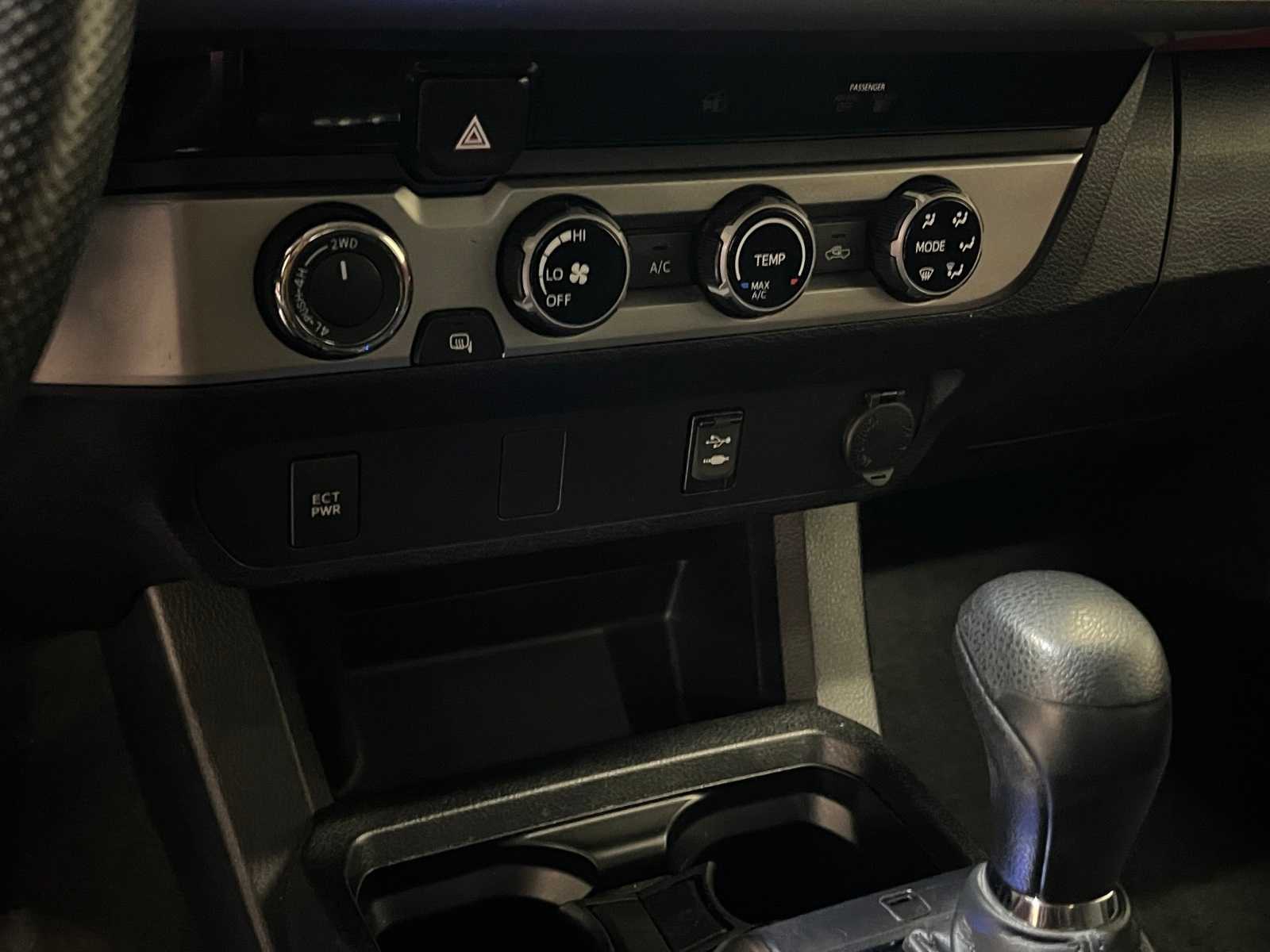 Thumbnail: 2017 Toyota Tacoma - 22